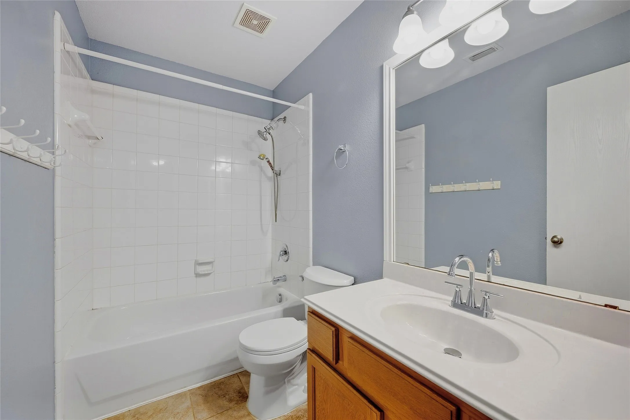 Single Family Residence For Rent in Grayson County , 3518 Portsmouth Place, Sherman, Texas 75092, 4 Bedroom, 2 Bathroom, 2 Garage spaces, 1,908 Sqft, built in 2005, mls#21396005, Real Estate Agent in Sherman, Homes For Rent in Grayson county, Homes For Rent in Sherman, Realtor in Sherman Texas, Real Estate Brokerage Independent Realty Texas, Luminita Cordes Realtor