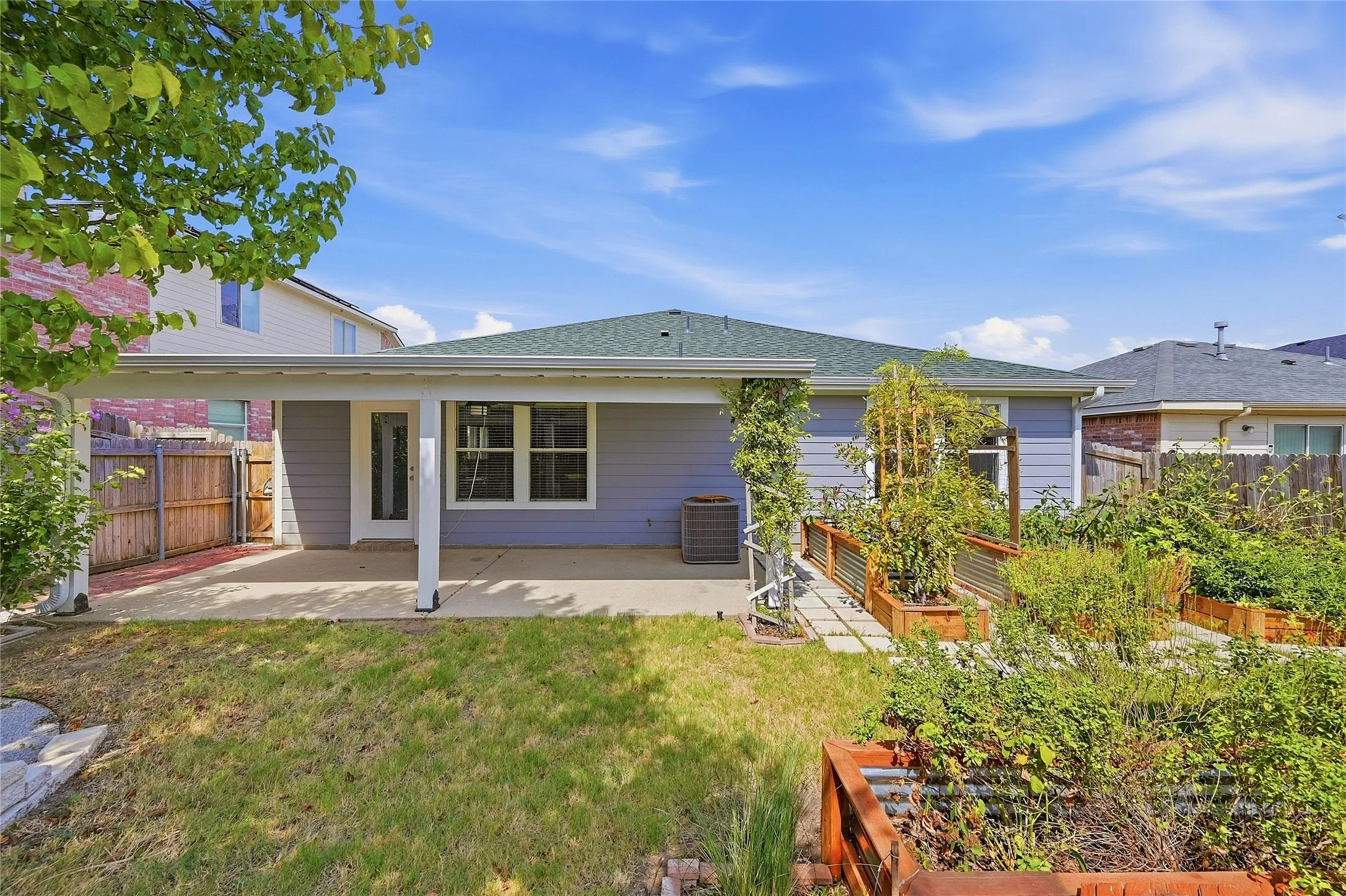 Single Family Residence For Rent in Grayson County , 3518 Portsmouth Place, Sherman, Texas 75092, 4 Bedroom, 2 Bathroom, 2 Garage spaces, 1,908 Sqft, built in 2005, mls#21396005, Real Estate Agent in Sherman, Homes For Rent in Grayson county, Homes For Rent in Sherman, Realtor in Sherman Texas, Real Estate Brokerage Independent Realty Texas, Luminita Cordes Realtor