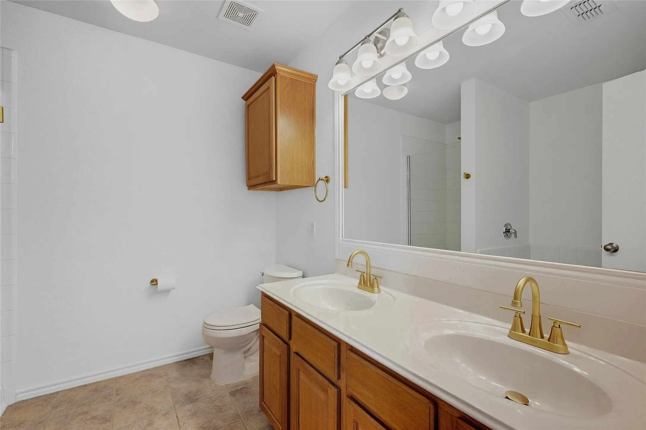 Single Family Residence For Rent in Grayson County , 3518 Portsmouth Place, Sherman, Texas 75092, 4 Bedroom, 2 Bathroom, 2 Garage spaces, 1,908 Sqft, built in 2005, mls#21396005, Real Estate Agent in Sherman, Homes For Rent in Grayson county, Homes For Rent in Sherman, Realtor in Sherman Texas, Real Estate Brokerage Independent Realty Texas, Luminita Cordes Realtor