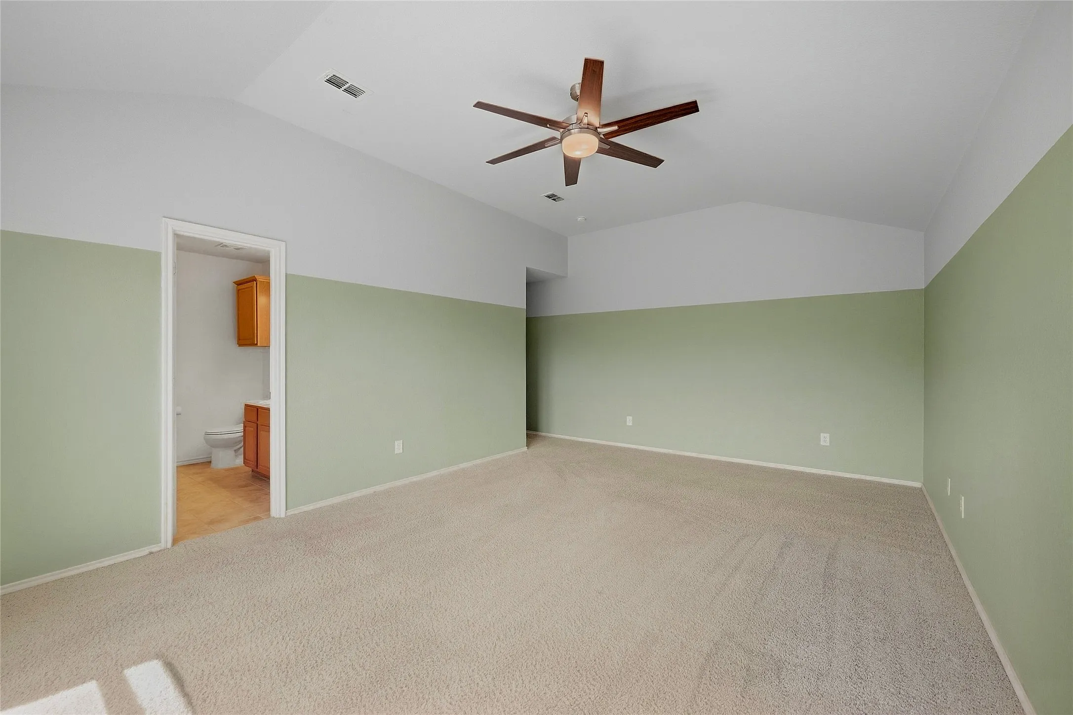 Single Family Residence For Rent in Grayson County , 3518 Portsmouth Place, Sherman, Texas 75092, 4 Bedroom, 2 Bathroom, 2 Garage spaces, 1,908 Sqft, built in 2005, mls#21396005, Real Estate Agent in Sherman, Homes For Rent in Grayson county, Homes For Rent in Sherman, Realtor in Sherman Texas, Real Estate Brokerage Independent Realty Texas, Luminita Cordes Realtor