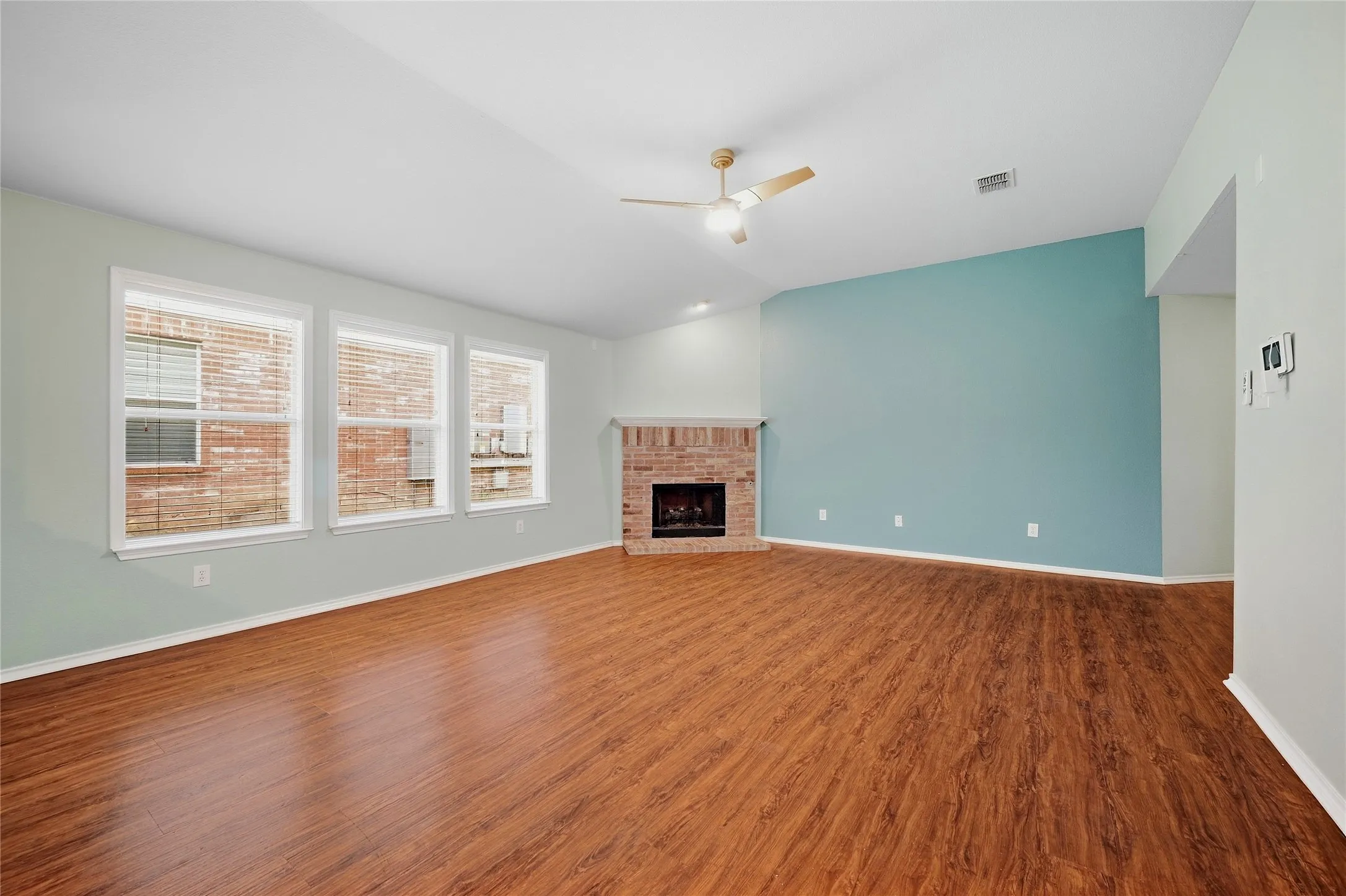 Single Family Residence For Rent in Grayson County , 3518 Portsmouth Place, Sherman, Texas 75092, 4 Bedroom, 2 Bathroom, 2 Garage spaces, 1,908 Sqft, built in 2005, mls#21396005, Real Estate Agent in Sherman, Homes For Rent in Grayson county, Homes For Rent in Sherman, Realtor in Sherman Texas, Real Estate Brokerage Independent Realty Texas, Luminita Cordes Realtor