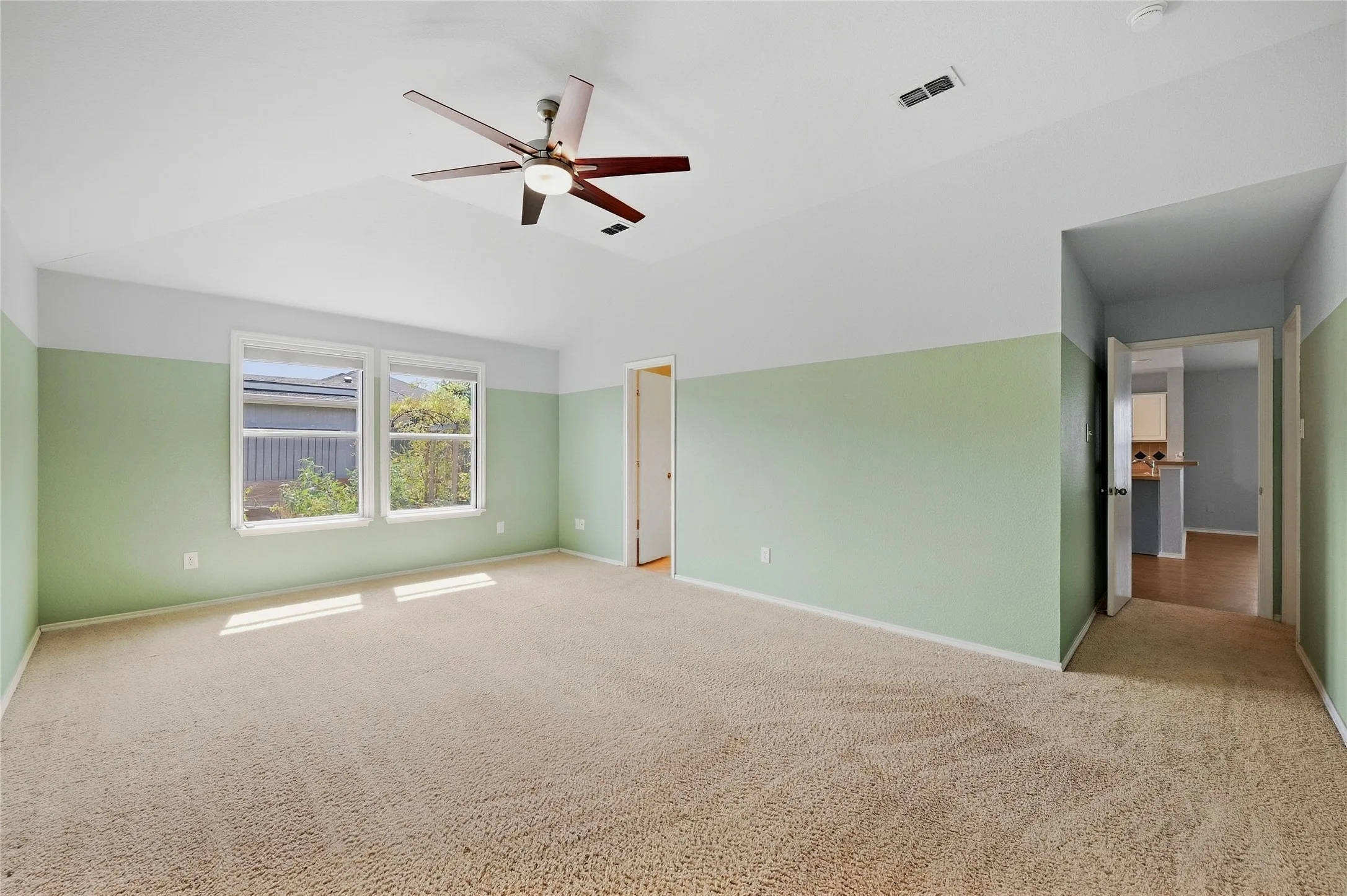 Single Family Residence For Rent in Grayson County , 3518 Portsmouth Place, Sherman, Texas 75092, 4 Bedroom, 2 Bathroom, 2 Garage spaces, 1,908 Sqft, built in 2005, mls#21396005, Real Estate Agent in Sherman, Homes For Rent in Grayson county, Homes For Rent in Sherman, Realtor in Sherman Texas, Real Estate Brokerage Independent Realty Texas, Luminita Cordes Realtor