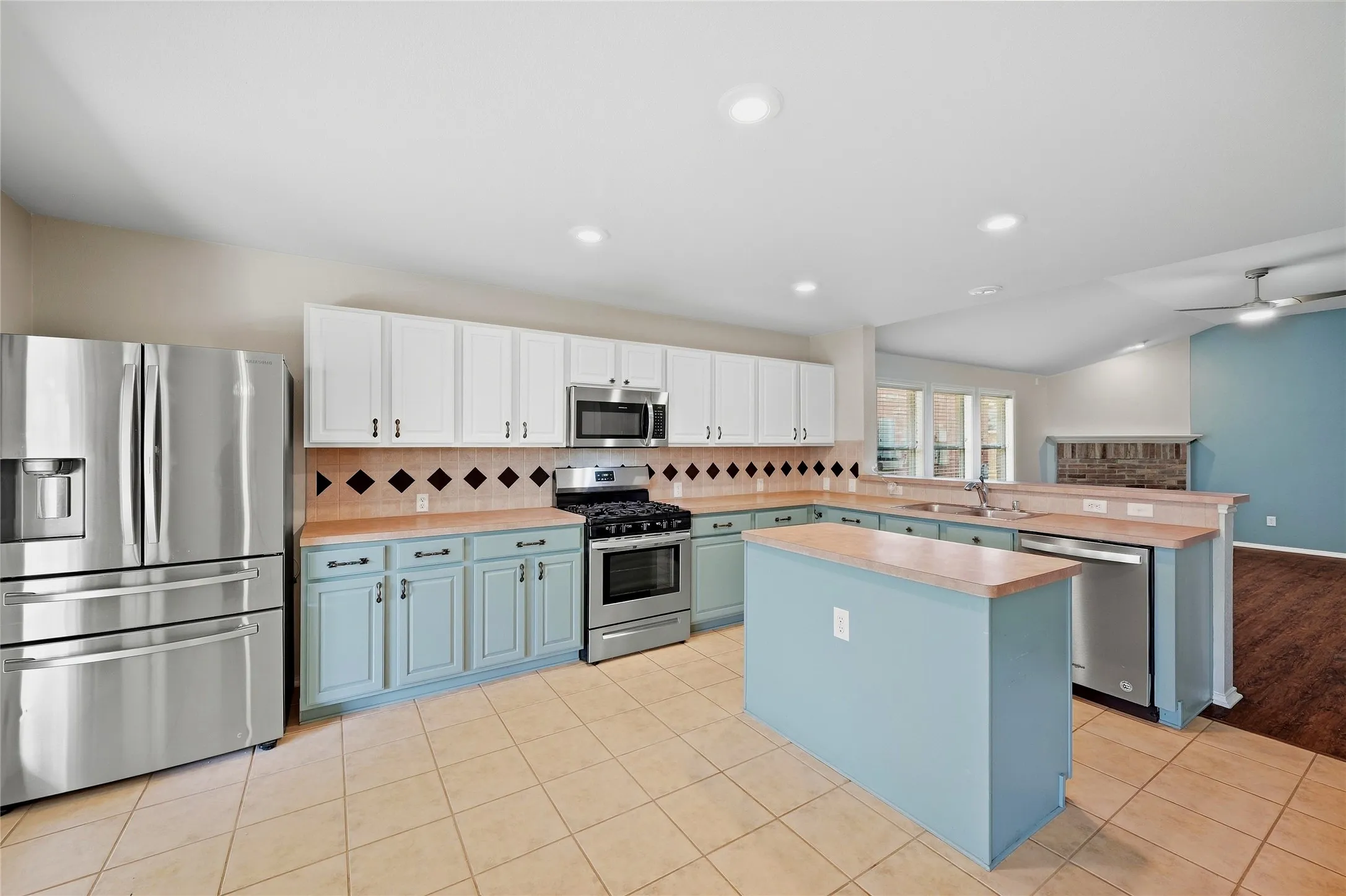 Single Family Residence For Rent in Grayson County , 3518 Portsmouth Place, Sherman, Texas 75092, 4 Bedroom, 2 Bathroom, 2 Garage spaces, 1,908 Sqft, built in 2005, mls#21396005, Real Estate Agent in Sherman, Homes For Rent in Grayson county, Homes For Rent in Sherman, Realtor in Sherman Texas, Real Estate Brokerage Independent Realty Texas, Luminita Cordes Realtor