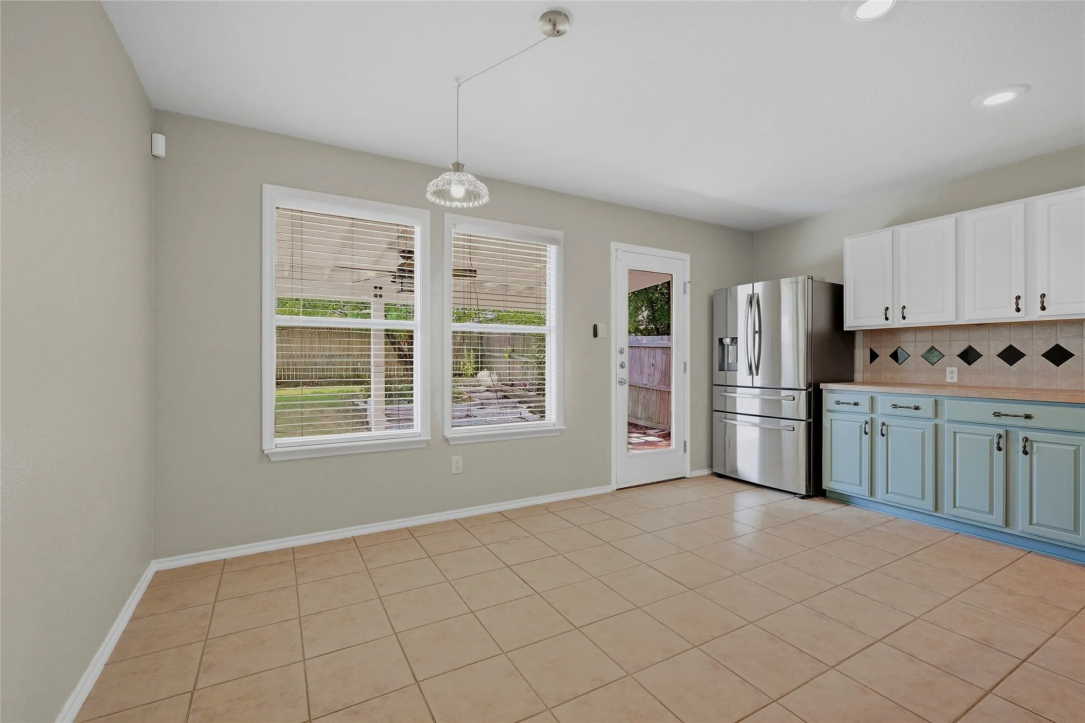 Single Family Residence For Rent in Grayson County , 3518 Portsmouth Place, Sherman, Texas 75092, 4 Bedroom, 2 Bathroom, 2 Garage spaces, 1,908 Sqft, built in 2005, mls#21396005, Real Estate Agent in Sherman, Homes For Rent in Grayson county, Homes For Rent in Sherman, Realtor in Sherman Texas, Real Estate Brokerage Independent Realty Texas, Luminita Cordes Realtor