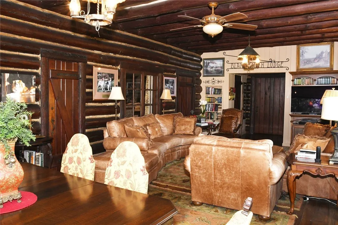 Farm For Sale in Freestone County , 1747 W Highway 84, Mexia, Texas 76667, 5 Bedroom, 5 Bathroom, Garage spaces, 4,276 Sqft, built in 1933, mls#21394841, Real Estate Agent in Mexia, Homes For Sale in Freestone county, Homes For Sale in Mexia, Realtor in Mexia Texas, Real Estate Brokerage Independent Realty Texas, Luminita Cordes Realtor