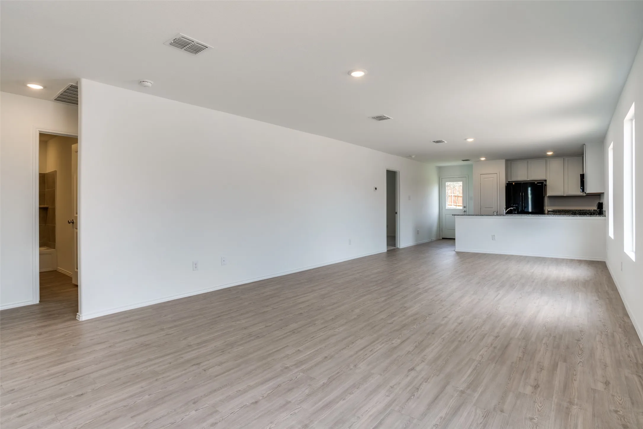 Single Family Residence For Rent in Collin County , 3412 Flicker Lane, Mc Kinney, Texas 75071, 3 Bedroom, 2 Bathroom, 2 Garage spaces, 1,407 Sqft, built in 2024, mls#21395941, Real Estate Agent in Mc Kinney, Homes For Rent in Collin county, Homes For Rent in Mc Kinney, Realtor in Mc Kinney Texas, Real Estate Brokerage Independent Realty Texas, Luminita Cordes Realtor