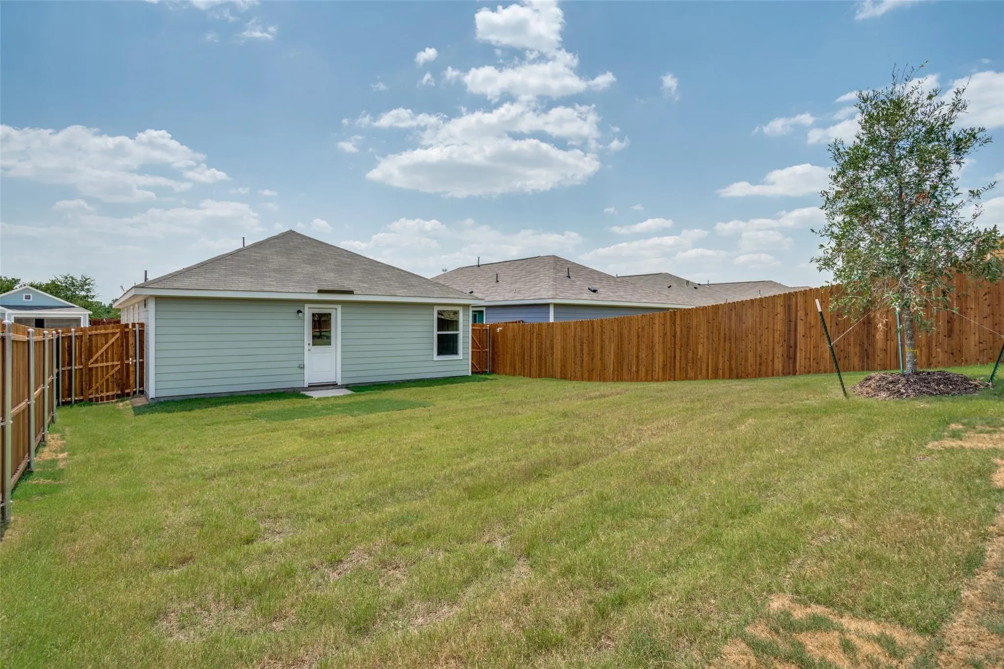 Single Family Residence For Rent in Collin County , 3412 Flicker Lane, Mc Kinney, Texas 75071, 3 Bedroom, 2 Bathroom, 2 Garage spaces, 1,407 Sqft, built in 2024, mls#21395941, Real Estate Agent in Mc Kinney, Homes For Rent in Collin county, Homes For Rent in Mc Kinney, Realtor in Mc Kinney Texas, Real Estate Brokerage Independent Realty Texas, Luminita Cordes Realtor