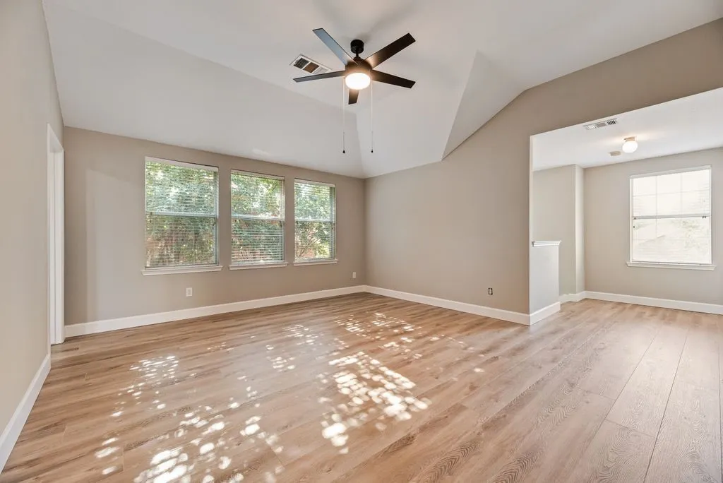 Single Family Residence For Rent in Collin County , 1316 Hunter Lane, Celina, Texas 75009, 4 Bedroom, 3 Bathroom, 2 Garage spaces, 2,539 Sqft, built in 2003, mls#21391859, Real Estate Agent in Celina, Homes For Rent in Collin county, Homes For Rent in Celina, Realtor in Celina Texas, Real Estate Brokerage Independent Realty Texas, Luminita Cordes Realtor