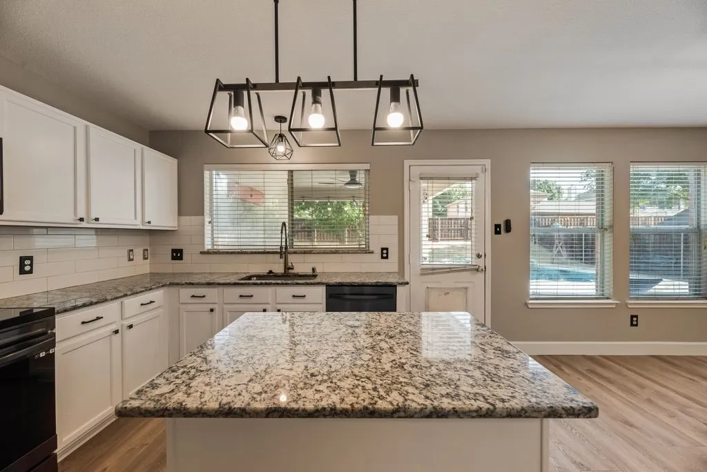 Single Family Residence For Rent in Collin County , 1316 Hunter Lane, Celina, Texas 75009, 4 Bedroom, 3 Bathroom, 2 Garage spaces, 2,539 Sqft, built in 2003, mls#21391859, Real Estate Agent in Celina, Homes For Rent in Collin county, Homes For Rent in Celina, Realtor in Celina Texas, Real Estate Brokerage Independent Realty Texas, Luminita Cordes Realtor