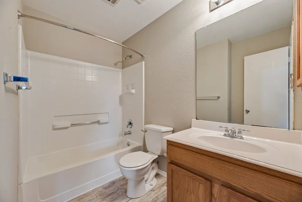Single Family Residence For Rent in Collin County , 1316 Hunter Lane, Celina, Texas 75009, 4 Bedroom, 3 Bathroom, 2 Garage spaces, 2,539 Sqft, built in 2003, mls#21391859, Real Estate Agent in Celina, Homes For Rent in Collin county, Homes For Rent in Celina, Realtor in Celina Texas, Real Estate Brokerage Independent Realty Texas, Luminita Cordes Realtor