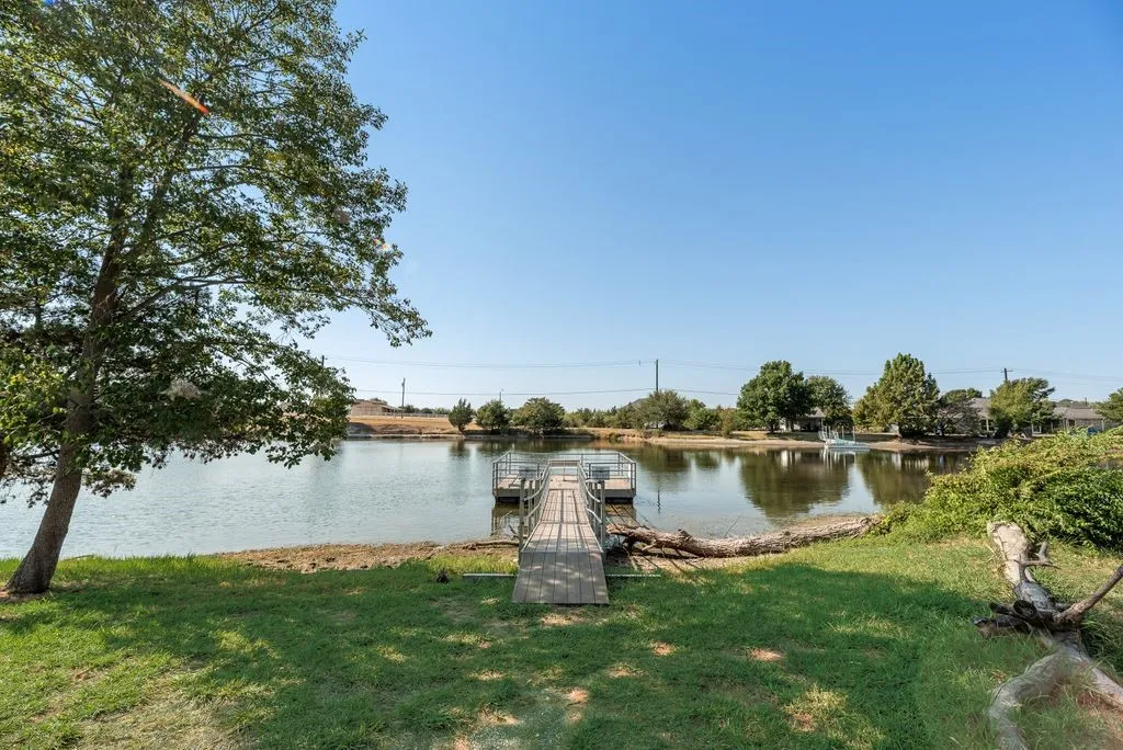 Single Family Residence For Rent in Collin County , 1316 Hunter Lane, Celina, Texas 75009, 4 Bedroom, 3 Bathroom, 2 Garage spaces, 2,539 Sqft, built in 2003, mls#21391859, Real Estate Agent in Celina, Homes For Rent in Collin county, Homes For Rent in Celina, Realtor in Celina Texas, Real Estate Brokerage Independent Realty Texas, Luminita Cordes Realtor