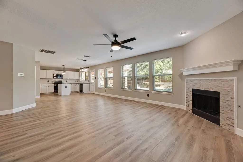 Single Family Residence For Rent in Collin County , 1316 Hunter Lane, Celina, Texas 75009, 4 Bedroom, 3 Bathroom, 2 Garage spaces, 2,539 Sqft, built in 2003, mls#21391859, Real Estate Agent in Celina, Homes For Rent in Collin county, Homes For Rent in Celina, Realtor in Celina Texas, Real Estate Brokerage Independent Realty Texas, Luminita Cordes Realtor