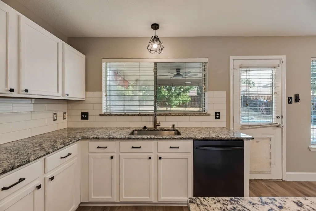 Single Family Residence For Rent in Collin County , 1316 Hunter Lane, Celina, Texas 75009, 4 Bedroom, 3 Bathroom, 2 Garage spaces, 2,539 Sqft, built in 2003, mls#21391859, Real Estate Agent in Celina, Homes For Rent in Collin county, Homes For Rent in Celina, Realtor in Celina Texas, Real Estate Brokerage Independent Realty Texas, Luminita Cordes Realtor