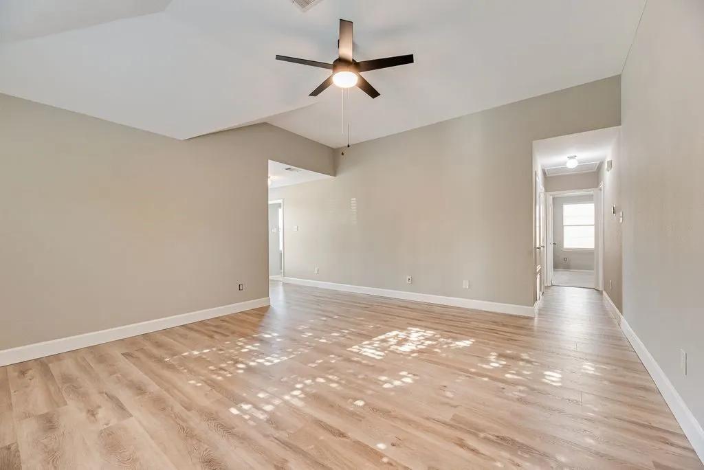 Single Family Residence For Rent in Collin County , 1316 Hunter Lane, Celina, Texas 75009, 4 Bedroom, 3 Bathroom, 2 Garage spaces, 2,539 Sqft, built in 2003, mls#21391859, Real Estate Agent in Celina, Homes For Rent in Collin county, Homes For Rent in Celina, Realtor in Celina Texas, Real Estate Brokerage Independent Realty Texas, Luminita Cordes Realtor