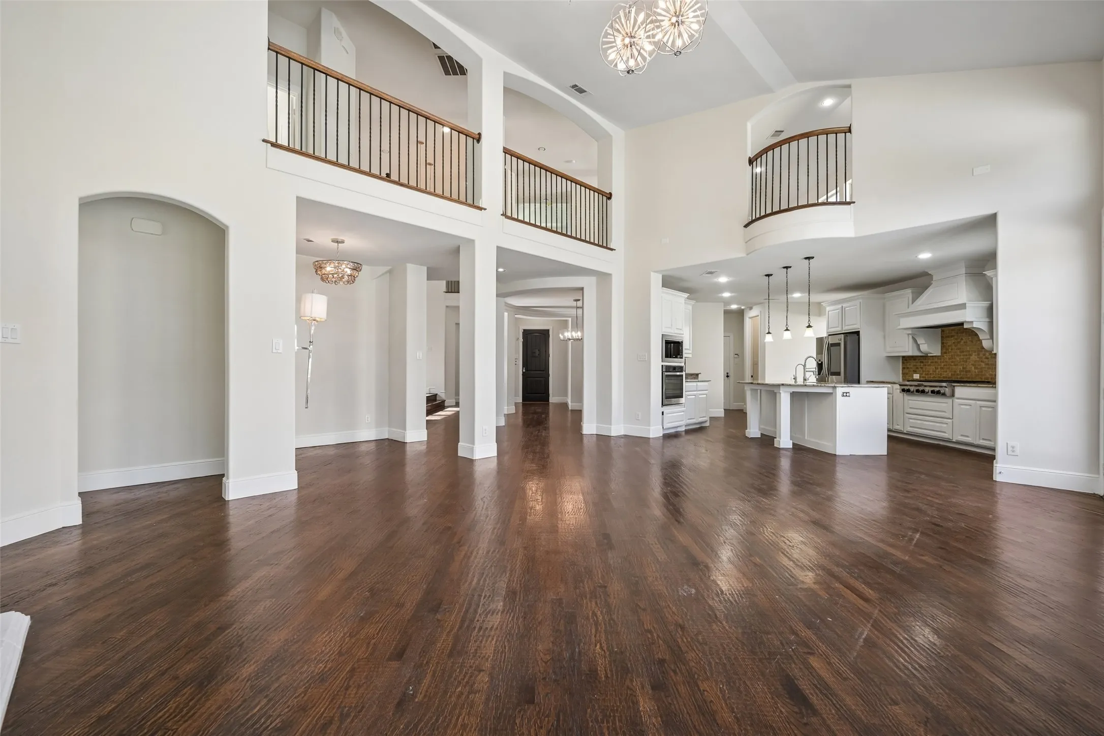 Single Family Residence For Sale in Denton County , 2156 Alcove Drive, Frisco, Texas 75034, 4 Bedroom, 4 Bathroom, 2 Garage spaces, 4,587 Sqft, built in 2016, mls#21396020, Real Estate Agent in Frisco, Homes For Sale in Denton county, Homes For Sale in Frisco, Realtor in Frisco Texas, Real Estate Brokerage Independent Realty Texas, Luminita Cordes Realtor
