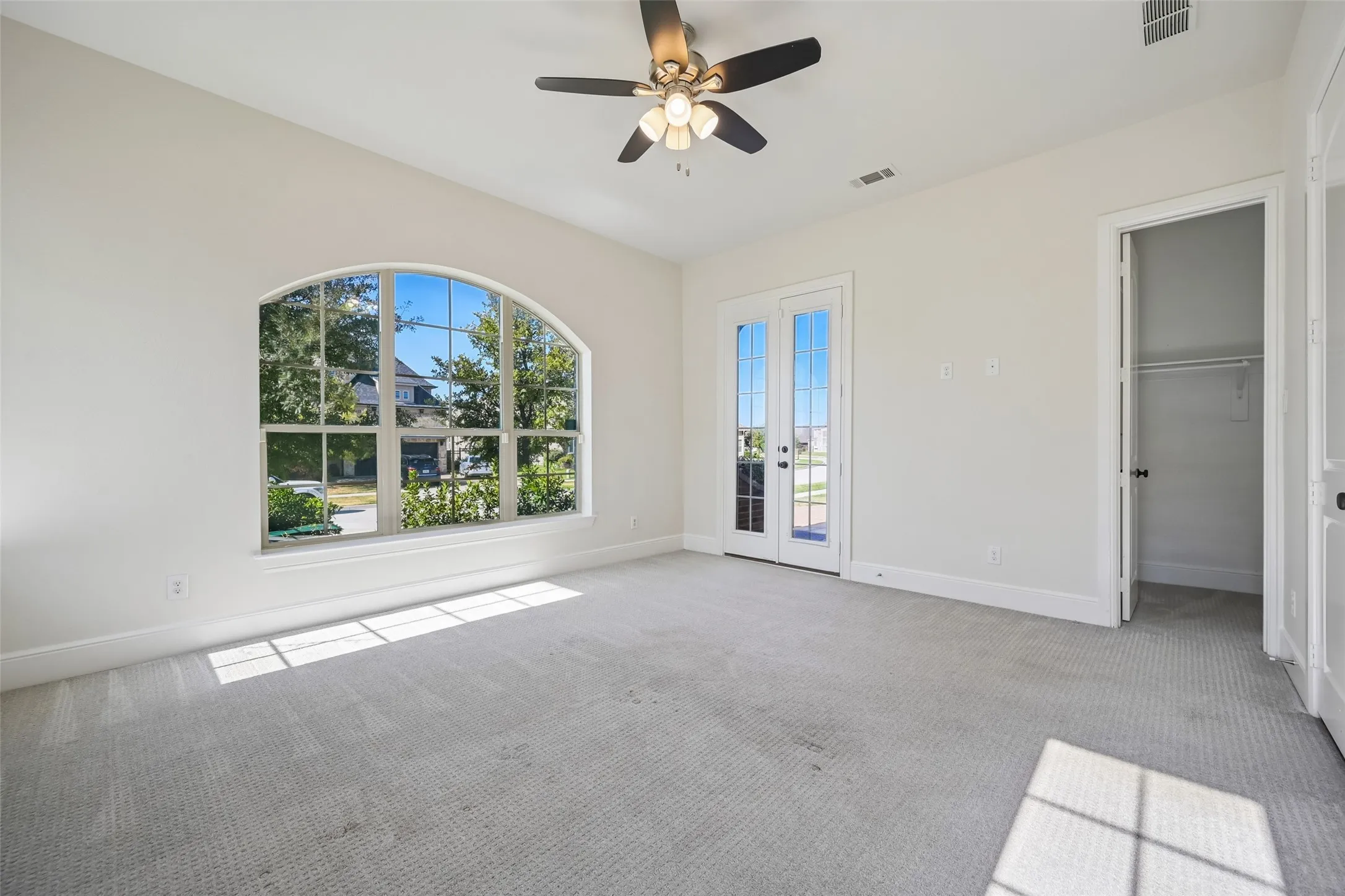 Single Family Residence For Sale in Denton County , 2156 Alcove Drive, Frisco, Texas 75034, 4 Bedroom, 4 Bathroom, 2 Garage spaces, 4,587 Sqft, built in 2016, mls#21396020, Real Estate Agent in Frisco, Homes For Sale in Denton county, Homes For Sale in Frisco, Realtor in Frisco Texas, Real Estate Brokerage Independent Realty Texas, Luminita Cordes Realtor