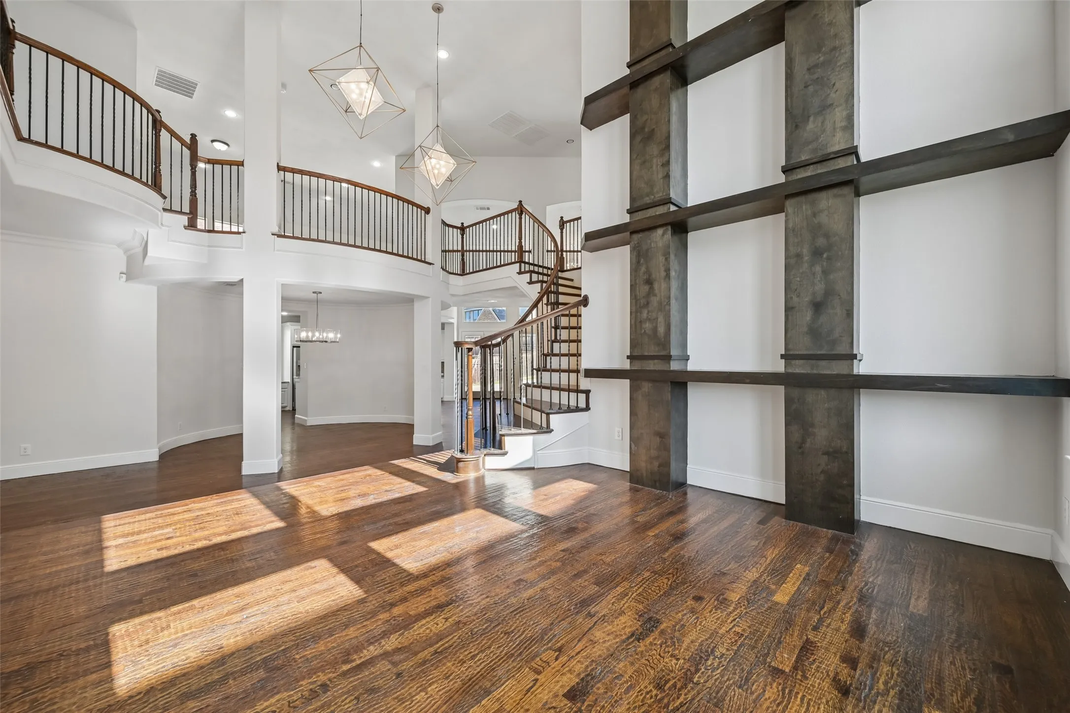 Single Family Residence For Sale in Denton County , 2156 Alcove Drive, Frisco, Texas 75034, 4 Bedroom, 4 Bathroom, 2 Garage spaces, 4,587 Sqft, built in 2016, mls#21396020, Real Estate Agent in Frisco, Homes For Sale in Denton county, Homes For Sale in Frisco, Realtor in Frisco Texas, Real Estate Brokerage Independent Realty Texas, Luminita Cordes Realtor