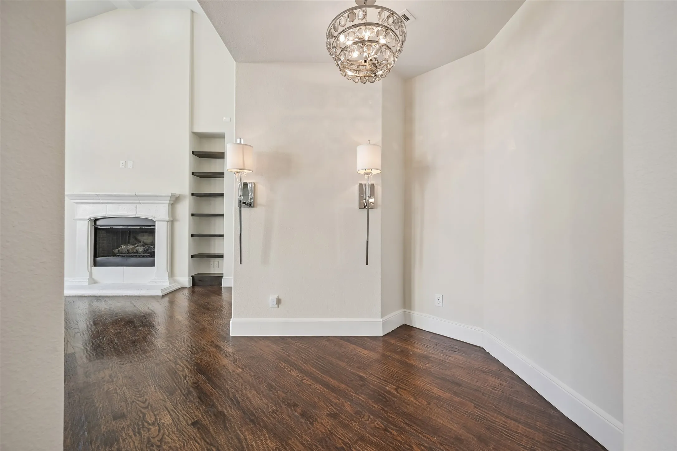 Single Family Residence For Sale in Denton County , 2156 Alcove Drive, Frisco, Texas 75034, 4 Bedroom, 4 Bathroom, 2 Garage spaces, 4,587 Sqft, built in 2016, mls#21396020, Real Estate Agent in Frisco, Homes For Sale in Denton county, Homes For Sale in Frisco, Realtor in Frisco Texas, Real Estate Brokerage Independent Realty Texas, Luminita Cordes Realtor