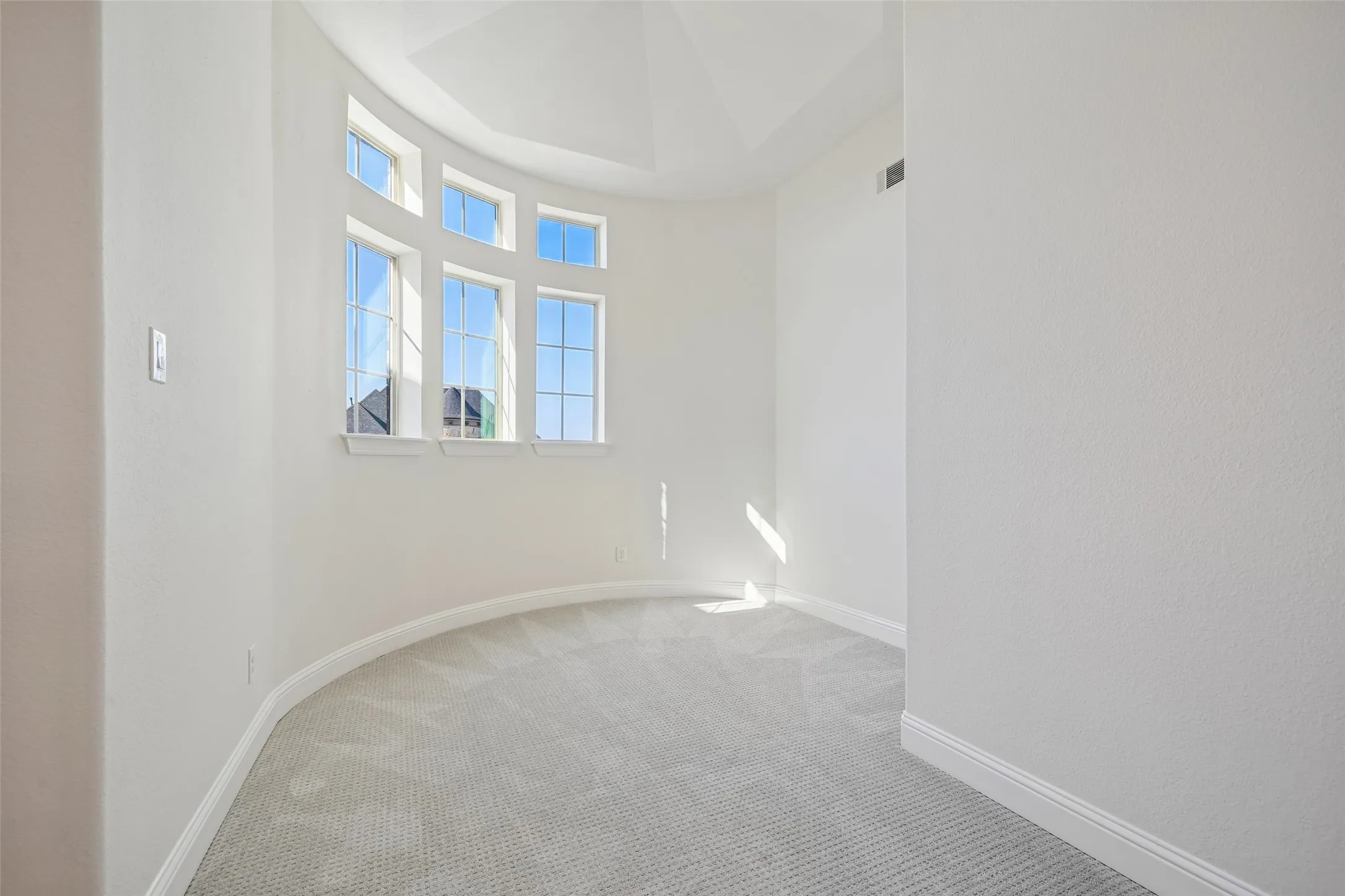 Single Family Residence For Sale in Denton County , 2156 Alcove Drive, Frisco, Texas 75034, 4 Bedroom, 4 Bathroom, 2 Garage spaces, 4,587 Sqft, built in 2016, mls#21396020, Real Estate Agent in Frisco, Homes For Sale in Denton county, Homes For Sale in Frisco, Realtor in Frisco Texas, Real Estate Brokerage Independent Realty Texas, Luminita Cordes Realtor