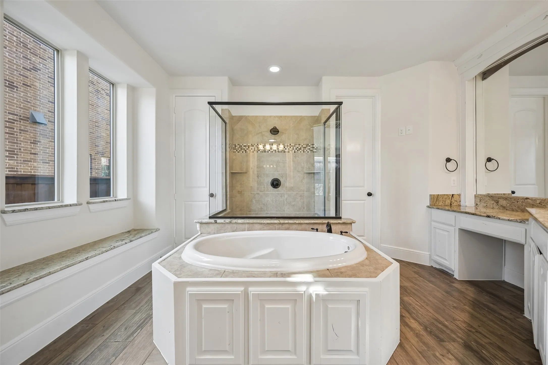 Single Family Residence For Sale in Denton County , 2156 Alcove Drive, Frisco, Texas 75034, 4 Bedroom, 4 Bathroom, 2 Garage spaces, 4,587 Sqft, built in 2016, mls#21396020, Real Estate Agent in Frisco, Homes For Sale in Denton county, Homes For Sale in Frisco, Realtor in Frisco Texas, Real Estate Brokerage Independent Realty Texas, Luminita Cordes Realtor
