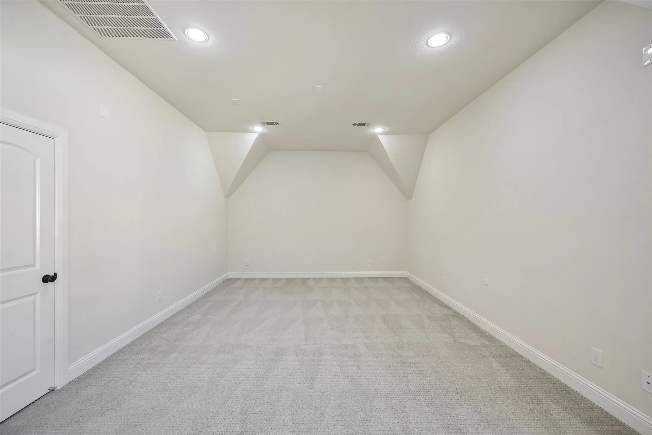 Single Family Residence For Sale in Denton County , 2156 Alcove Drive, Frisco, Texas 75034, 4 Bedroom, 4 Bathroom, 2 Garage spaces, 4,587 Sqft, built in 2016, mls#21396020, Real Estate Agent in Frisco, Homes For Sale in Denton county, Homes For Sale in Frisco, Realtor in Frisco Texas, Real Estate Brokerage Independent Realty Texas, Luminita Cordes Realtor