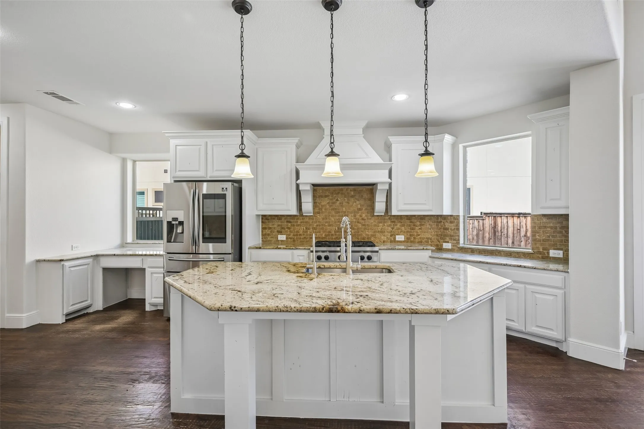 Single Family Residence For Sale in Denton County , 2156 Alcove Drive, Frisco, Texas 75034, 4 Bedroom, 4 Bathroom, 2 Garage spaces, 4,587 Sqft, built in 2016, mls#21396020, Real Estate Agent in Frisco, Homes For Sale in Denton county, Homes For Sale in Frisco, Realtor in Frisco Texas, Real Estate Brokerage Independent Realty Texas, Luminita Cordes Realtor