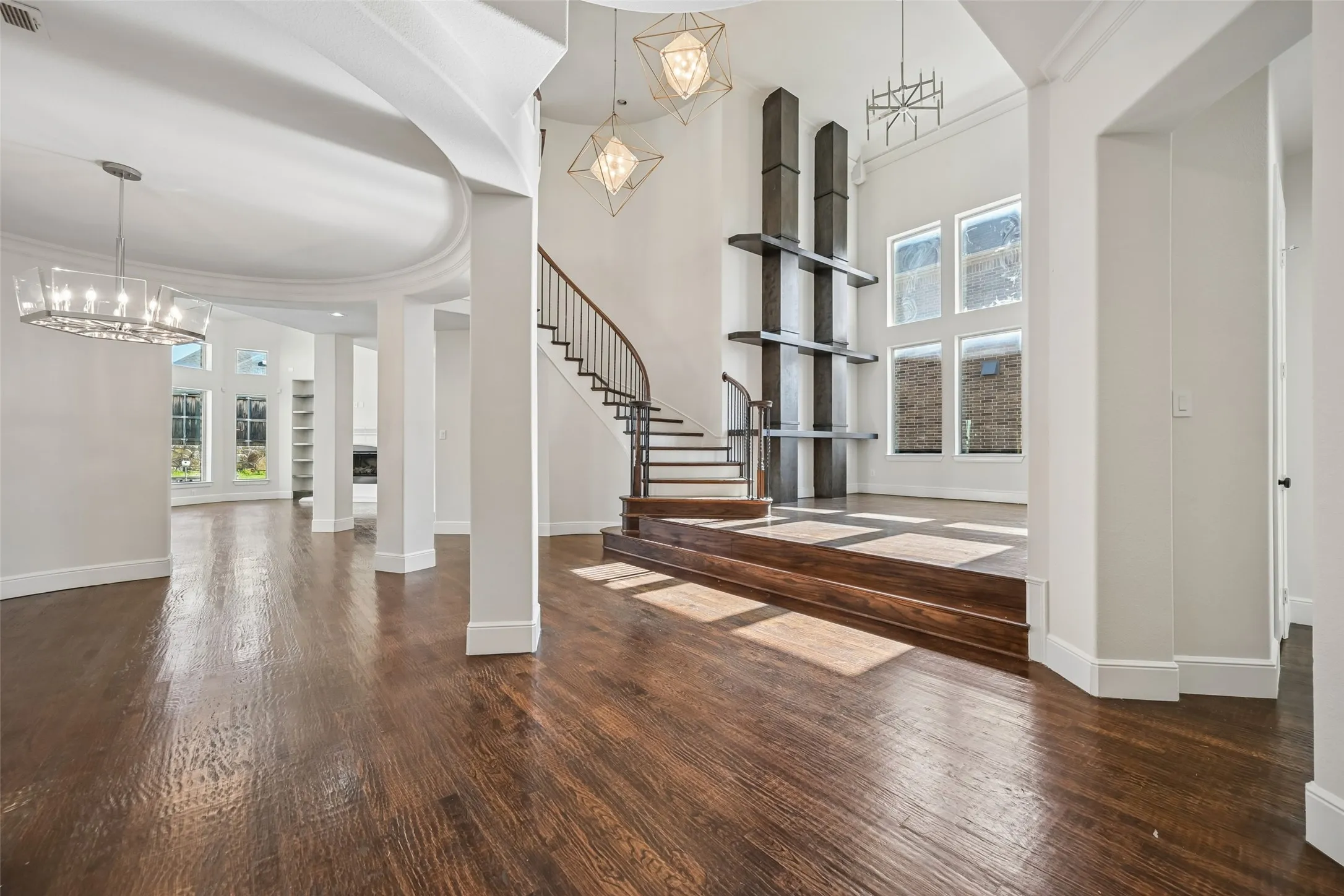 Single Family Residence For Sale in Denton County , 2156 Alcove Drive, Frisco, Texas 75034, 4 Bedroom, 4 Bathroom, 2 Garage spaces, 4,587 Sqft, built in 2016, mls#21396020, Real Estate Agent in Frisco, Homes For Sale in Denton county, Homes For Sale in Frisco, Realtor in Frisco Texas, Real Estate Brokerage Independent Realty Texas, Luminita Cordes Realtor