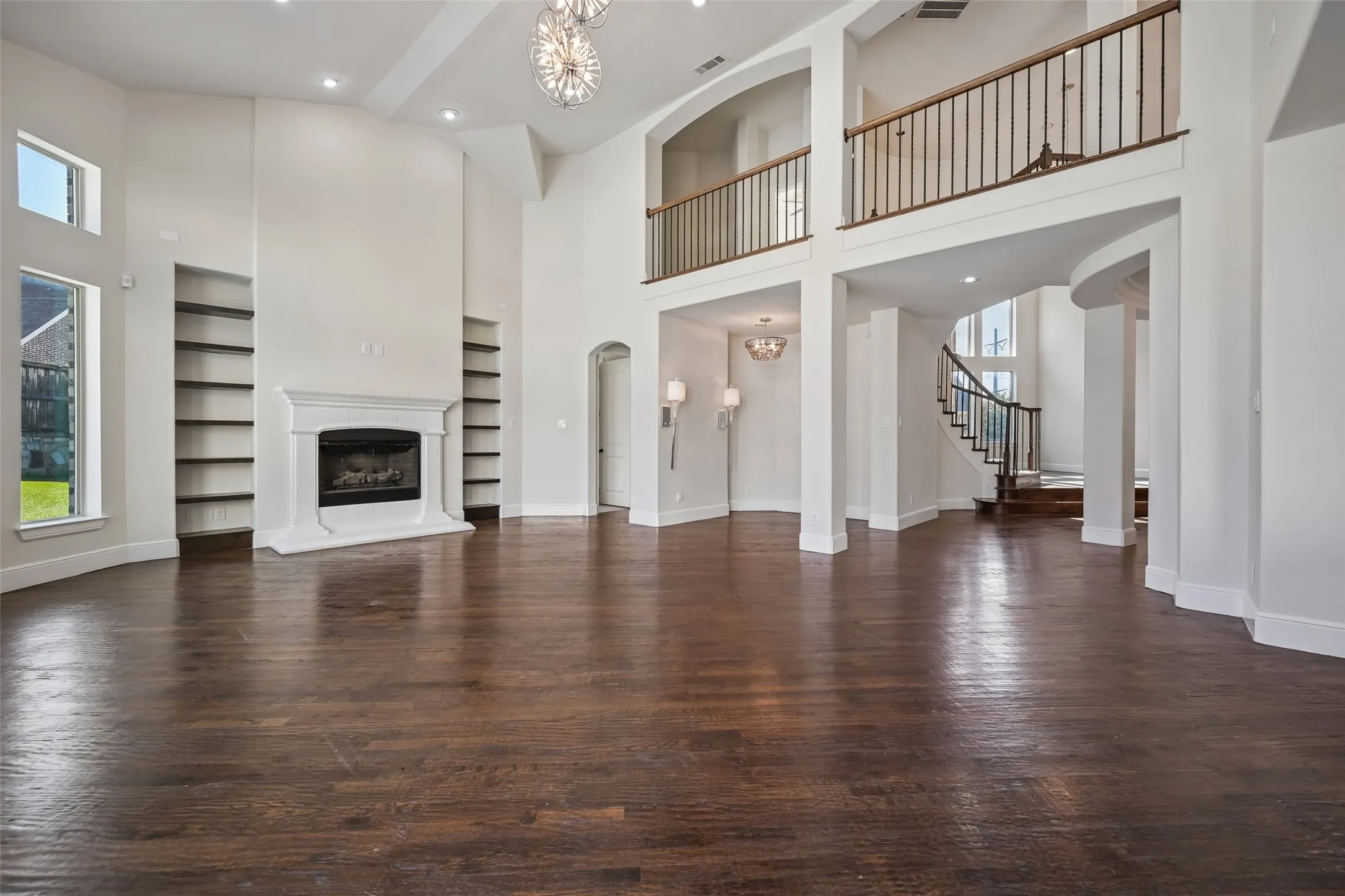 Single Family Residence For Sale in Denton County , 2156 Alcove Drive, Frisco, Texas 75034, 4 Bedroom, 4 Bathroom, 2 Garage spaces, 4,587 Sqft, built in 2016, mls#21396020, Real Estate Agent in Frisco, Homes For Sale in Denton county, Homes For Sale in Frisco, Realtor in Frisco Texas, Real Estate Brokerage Independent Realty Texas, Luminita Cordes Realtor