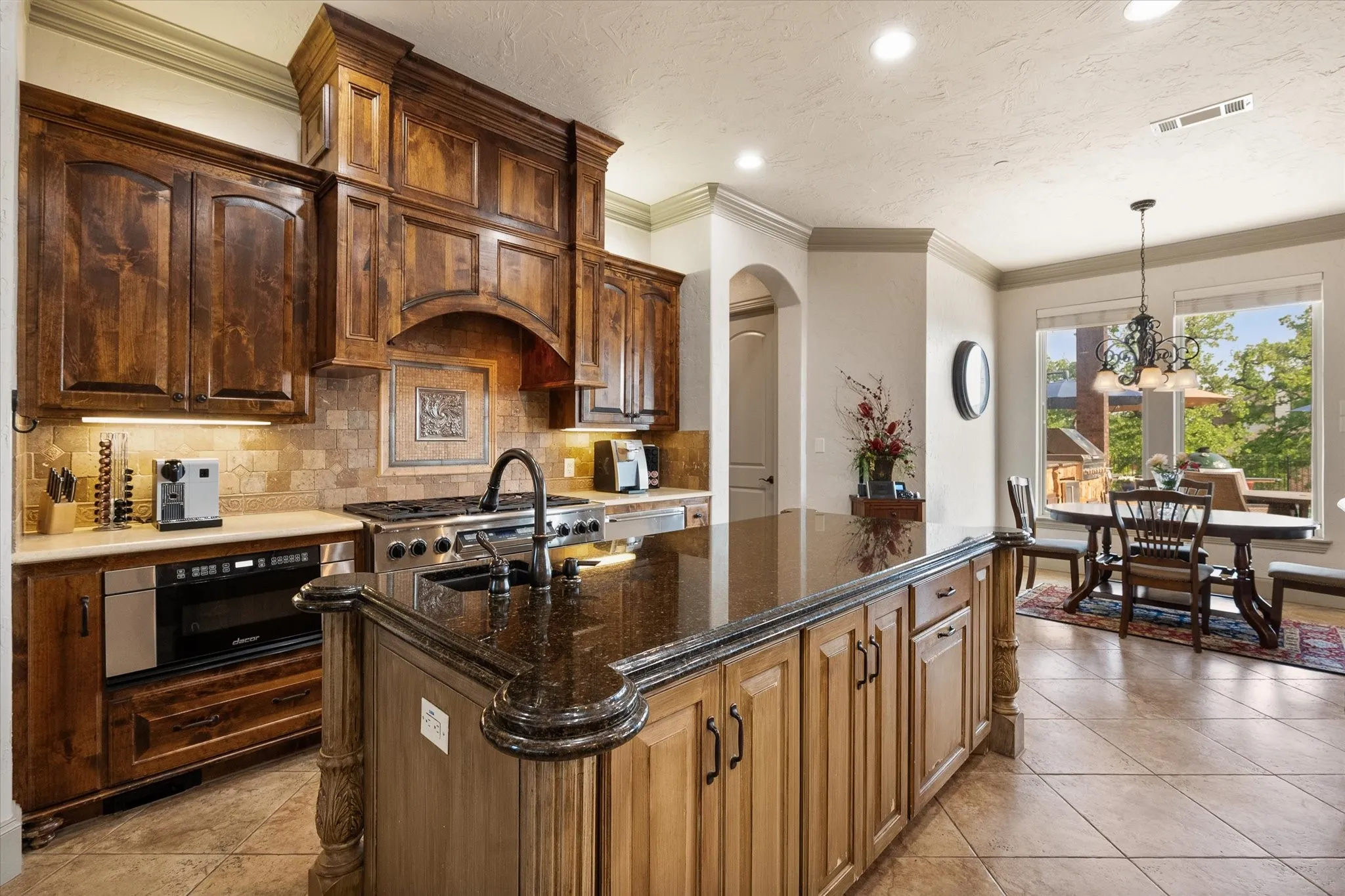 Single Family Residence For Sale in Wise County , 103 Oak Grove Lane, Boyd, Texas 76023, 6 Bedroom, 5 Bathroom, 4 Garage spaces, 5,513 Sqft, built in 2007, mls#21387246, Real Estate Agent in Boyd, Homes For Sale in Wise county, Homes For Sale in Boyd, Realtor in Boyd Texas, Real Estate Brokerage Independent Realty Texas, Luminita Cordes Realtor