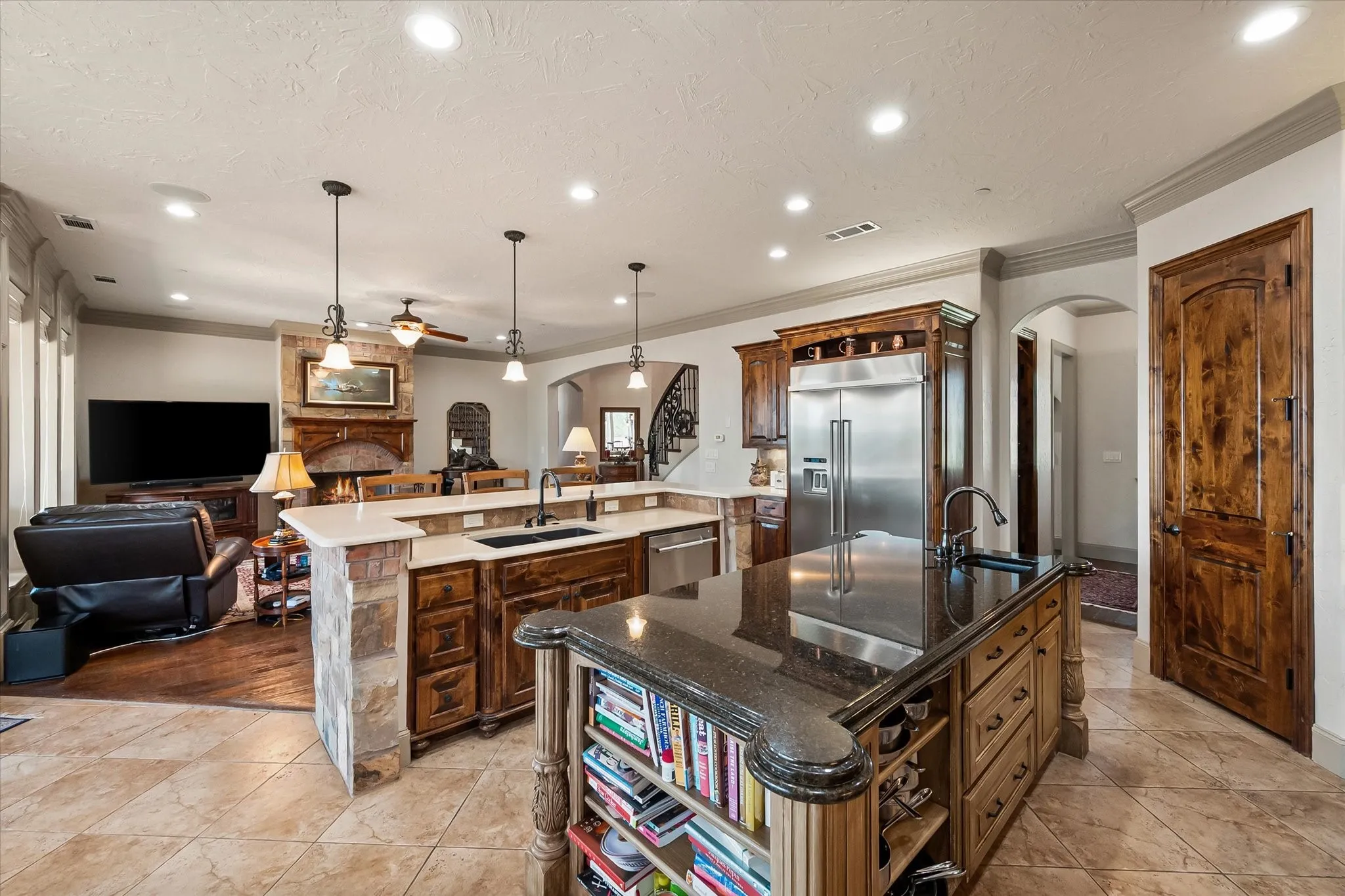 Single Family Residence For Sale in Wise County , 103 Oak Grove Lane, Boyd, Texas 76023, 6 Bedroom, 5 Bathroom, 4 Garage spaces, 5,513 Sqft, built in 2007, mls#21387246, Real Estate Agent in Boyd, Homes For Sale in Wise county, Homes For Sale in Boyd, Realtor in Boyd Texas, Real Estate Brokerage Independent Realty Texas, Luminita Cordes Realtor