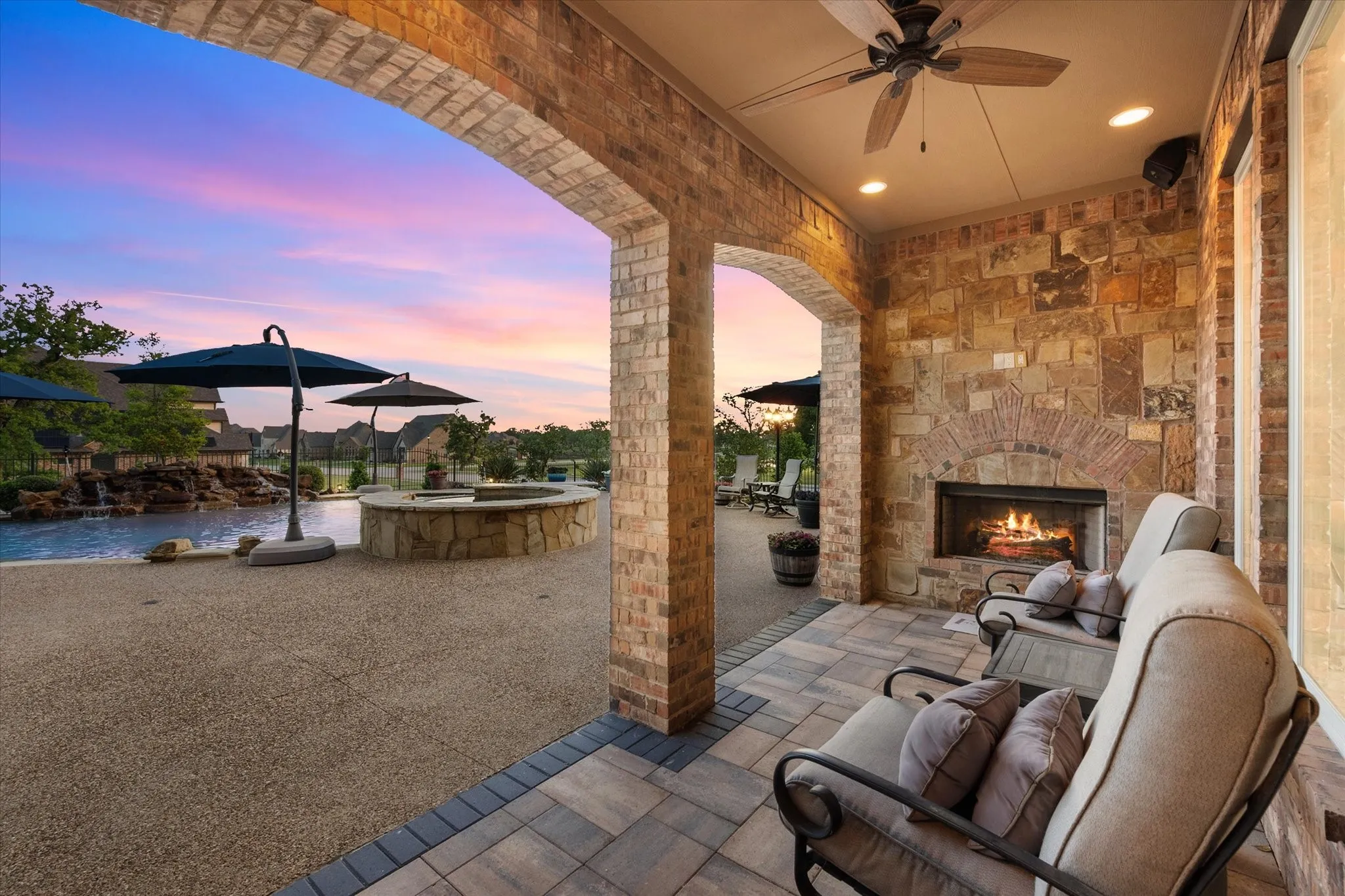 Single Family Residence For Sale in Wise County , 103 Oak Grove Lane, Boyd, Texas 76023, 6 Bedroom, 5 Bathroom, 4 Garage spaces, 5,513 Sqft, built in 2007, mls#21387246, Real Estate Agent in Boyd, Homes For Sale in Wise county, Homes For Sale in Boyd, Realtor in Boyd Texas, Real Estate Brokerage Independent Realty Texas, Luminita Cordes Realtor