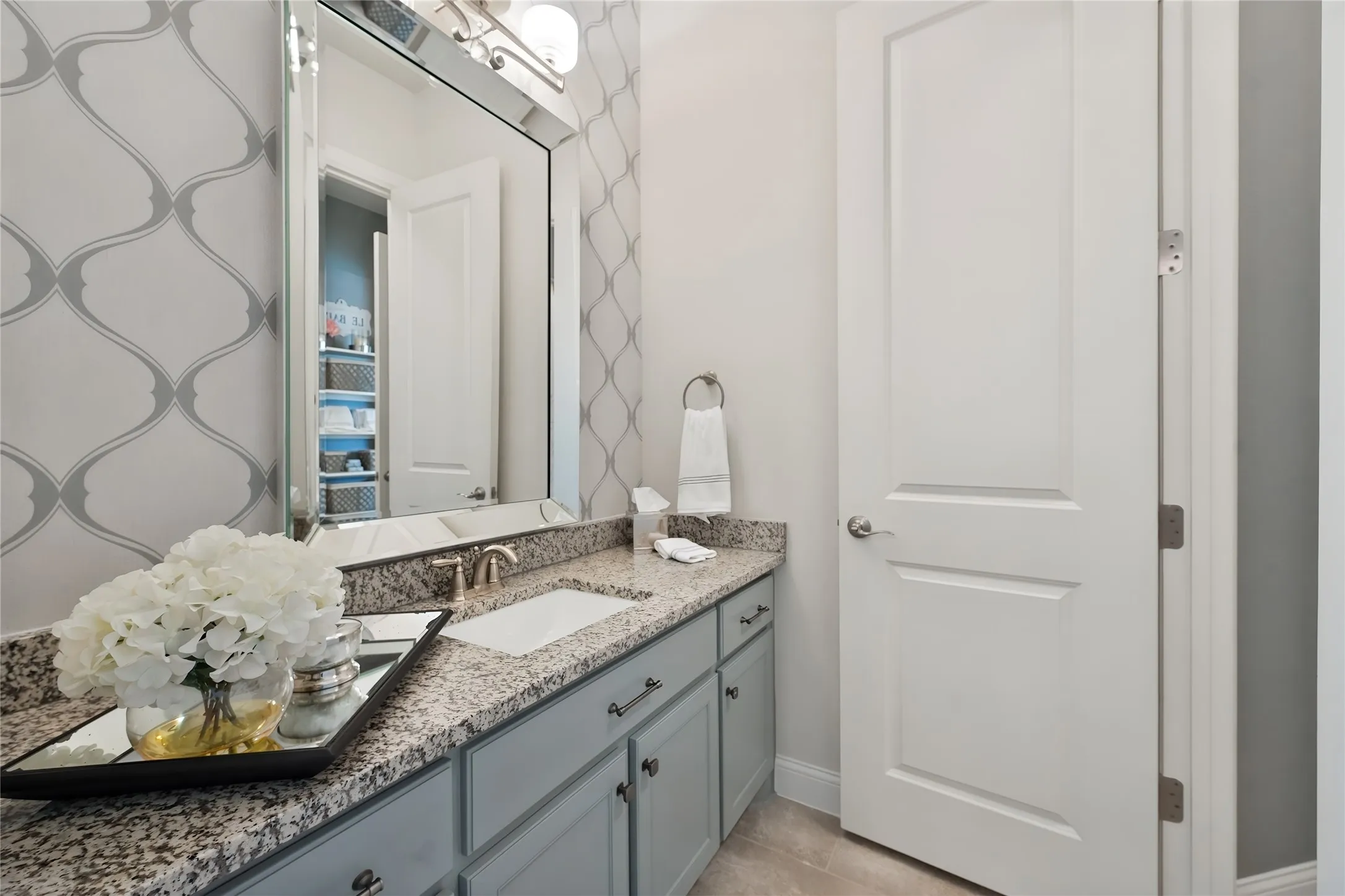 Single Family Residence For Sale in Tarrant County , 5604 Heron Drive W, Colleyville, Texas 76034, 3 Bedroom, 3 Bathroom, 2 Garage spaces, 2,738 Sqft, built in 2016, mls#21395432, Real Estate Agent in Colleyville, Homes For Sale in Tarrant county, Homes For Sale in Colleyville, Realtor in Colleyville Texas, Real Estate Brokerage Independent Realty Texas, Luminita Cordes Realtor