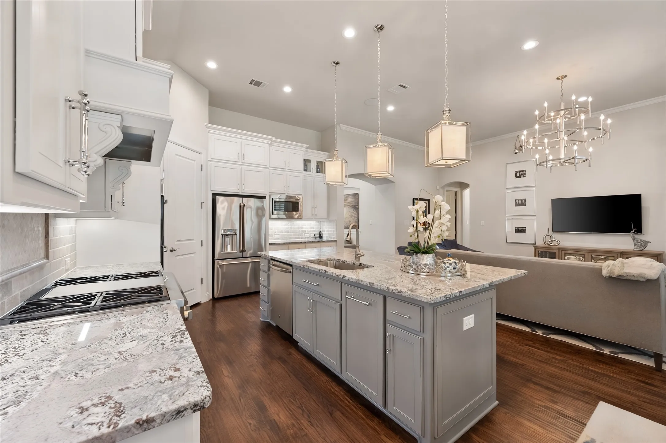 Single Family Residence For Sale in Tarrant County , 5604 Heron Drive W, Colleyville, Texas 76034, 3 Bedroom, 3 Bathroom, 2 Garage spaces, 2,738 Sqft, built in 2016, mls#21395432, Real Estate Agent in Colleyville, Homes For Sale in Tarrant county, Homes For Sale in Colleyville, Realtor in Colleyville Texas, Real Estate Brokerage Independent Realty Texas, Luminita Cordes Realtor