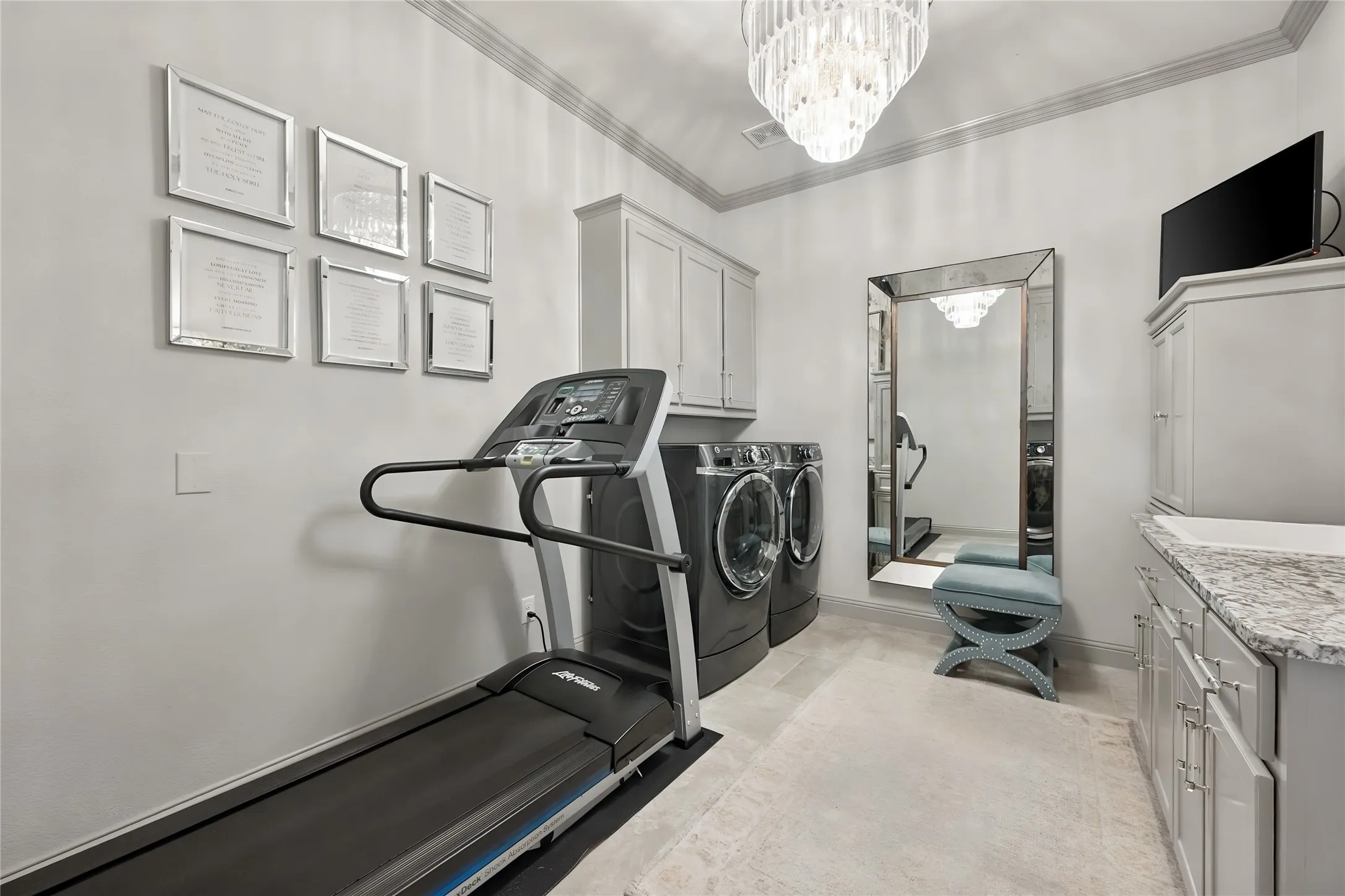 Single Family Residence For Sale in Tarrant County , 5604 Heron Drive W, Colleyville, Texas 76034, 3 Bedroom, 3 Bathroom, 2 Garage spaces, 2,738 Sqft, built in 2016, mls#21395432, Real Estate Agent in Colleyville, Homes For Sale in Tarrant county, Homes For Sale in Colleyville, Realtor in Colleyville Texas, Real Estate Brokerage Independent Realty Texas, Luminita Cordes Realtor