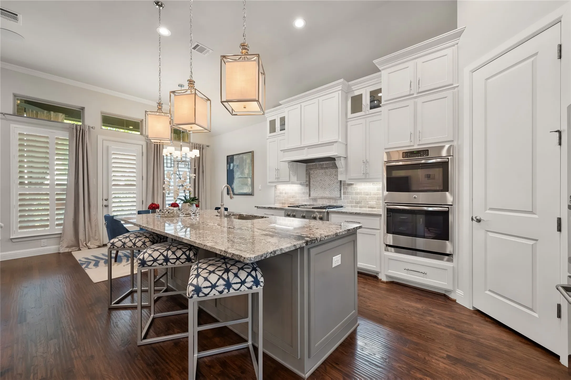 Single Family Residence For Sale in Tarrant County , 5604 Heron Drive W, Colleyville, Texas 76034, 3 Bedroom, 3 Bathroom, 2 Garage spaces, 2,738 Sqft, built in 2016, mls#21395432, Real Estate Agent in Colleyville, Homes For Sale in Tarrant county, Homes For Sale in Colleyville, Realtor in Colleyville Texas, Real Estate Brokerage Independent Realty Texas, Luminita Cordes Realtor
