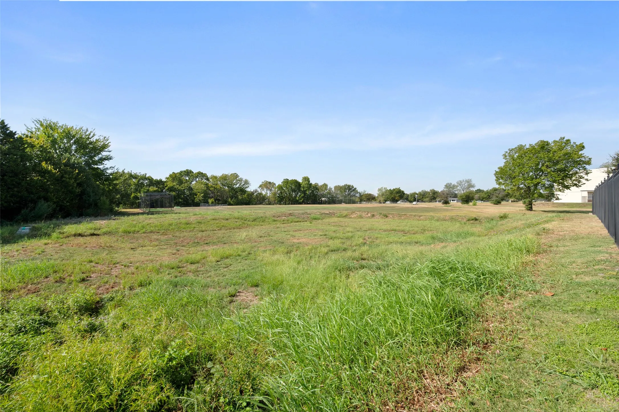 Single Family Residence For Sale in Tarrant County , 5604 Heron Drive W, Colleyville, Texas 76034, 3 Bedroom, 3 Bathroom, 2 Garage spaces, 2,738 Sqft, built in 2016, mls#21395432, Real Estate Agent in Colleyville, Homes For Sale in Tarrant county, Homes For Sale in Colleyville, Realtor in Colleyville Texas, Real Estate Brokerage Independent Realty Texas, Luminita Cordes Realtor