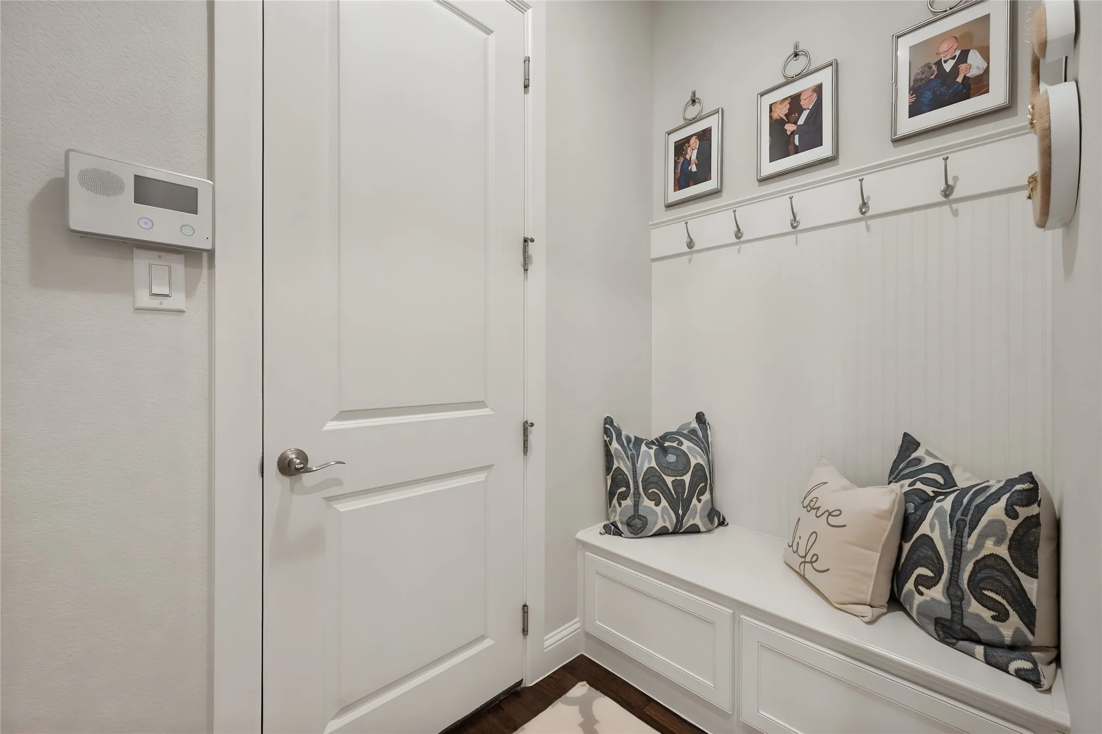 Single Family Residence For Sale in Tarrant County , 5604 Heron Drive W, Colleyville, Texas 76034, 3 Bedroom, 3 Bathroom, 2 Garage spaces, 2,738 Sqft, built in 2016, mls#21395432, Real Estate Agent in Colleyville, Homes For Sale in Tarrant county, Homes For Sale in Colleyville, Realtor in Colleyville Texas, Real Estate Brokerage Independent Realty Texas, Luminita Cordes Realtor
