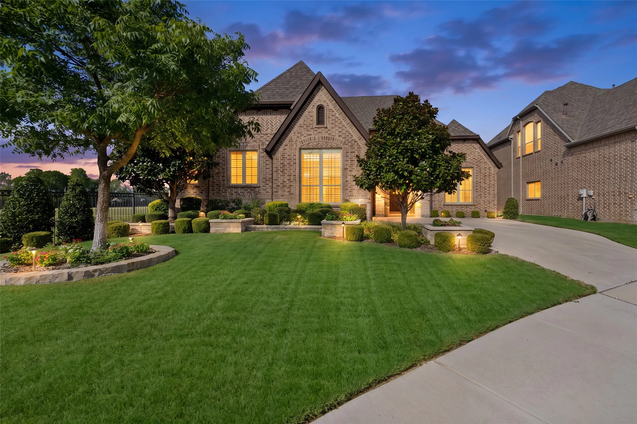 Single Family Residence For Sale in Tarrant County , 5604 Heron Drive W, Colleyville, Texas 76034, 3 Bedroom, 3 Bathroom, 2 Garage spaces, 2,738 Sqft, built in 2016, mls#21395432, Real Estate Agent in Colleyville, Homes For Sale in Tarrant county, Homes For Sale in Colleyville, Realtor in Colleyville Texas, Real Estate Brokerage Independent Realty Texas, Luminita Cordes Realtor