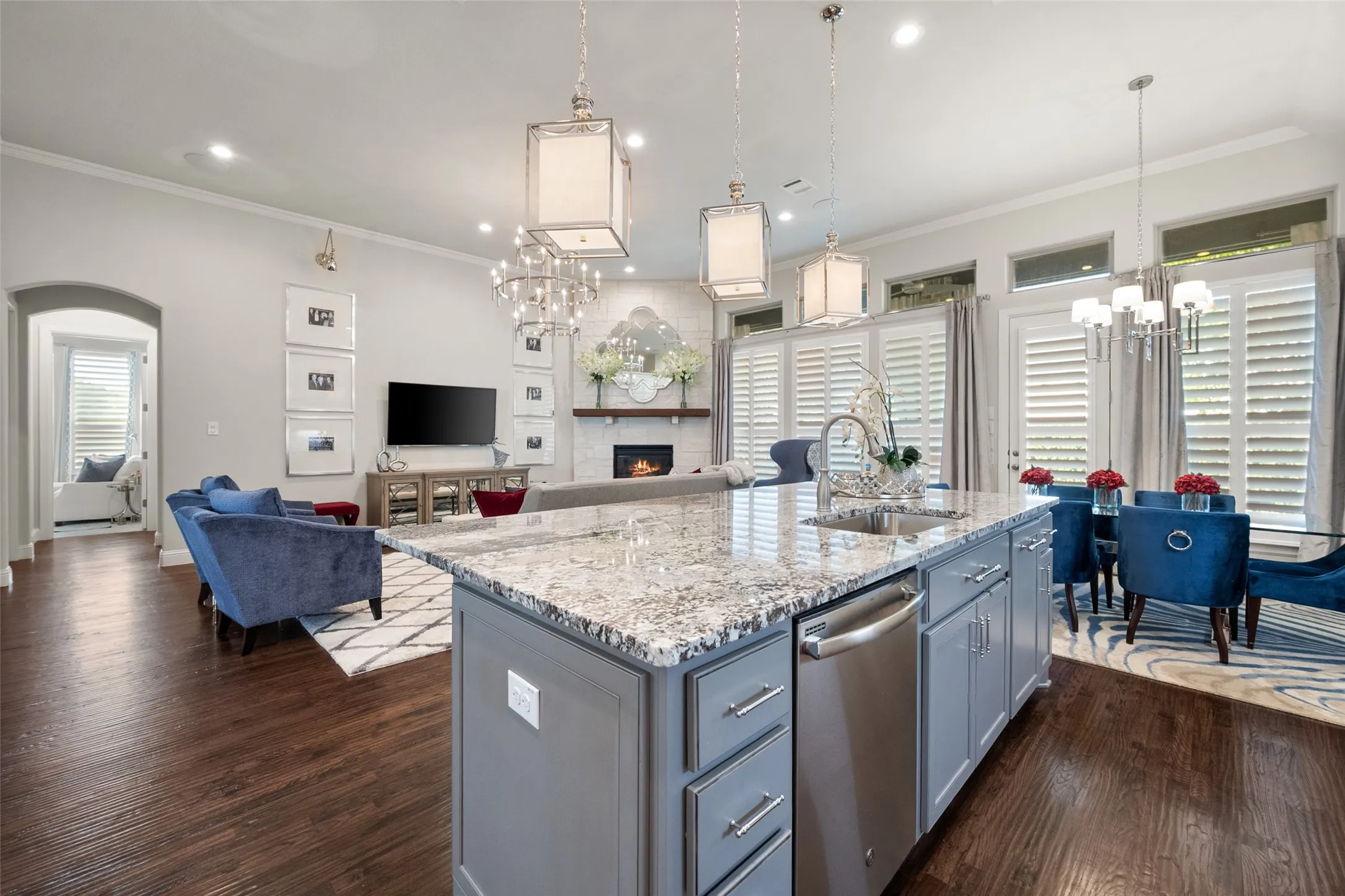 Single Family Residence For Sale in Tarrant County , 5604 Heron Drive W, Colleyville, Texas 76034, 3 Bedroom, 3 Bathroom, 2 Garage spaces, 2,738 Sqft, built in 2016, mls#21395432, Real Estate Agent in Colleyville, Homes For Sale in Tarrant county, Homes For Sale in Colleyville, Realtor in Colleyville Texas, Real Estate Brokerage Independent Realty Texas, Luminita Cordes Realtor