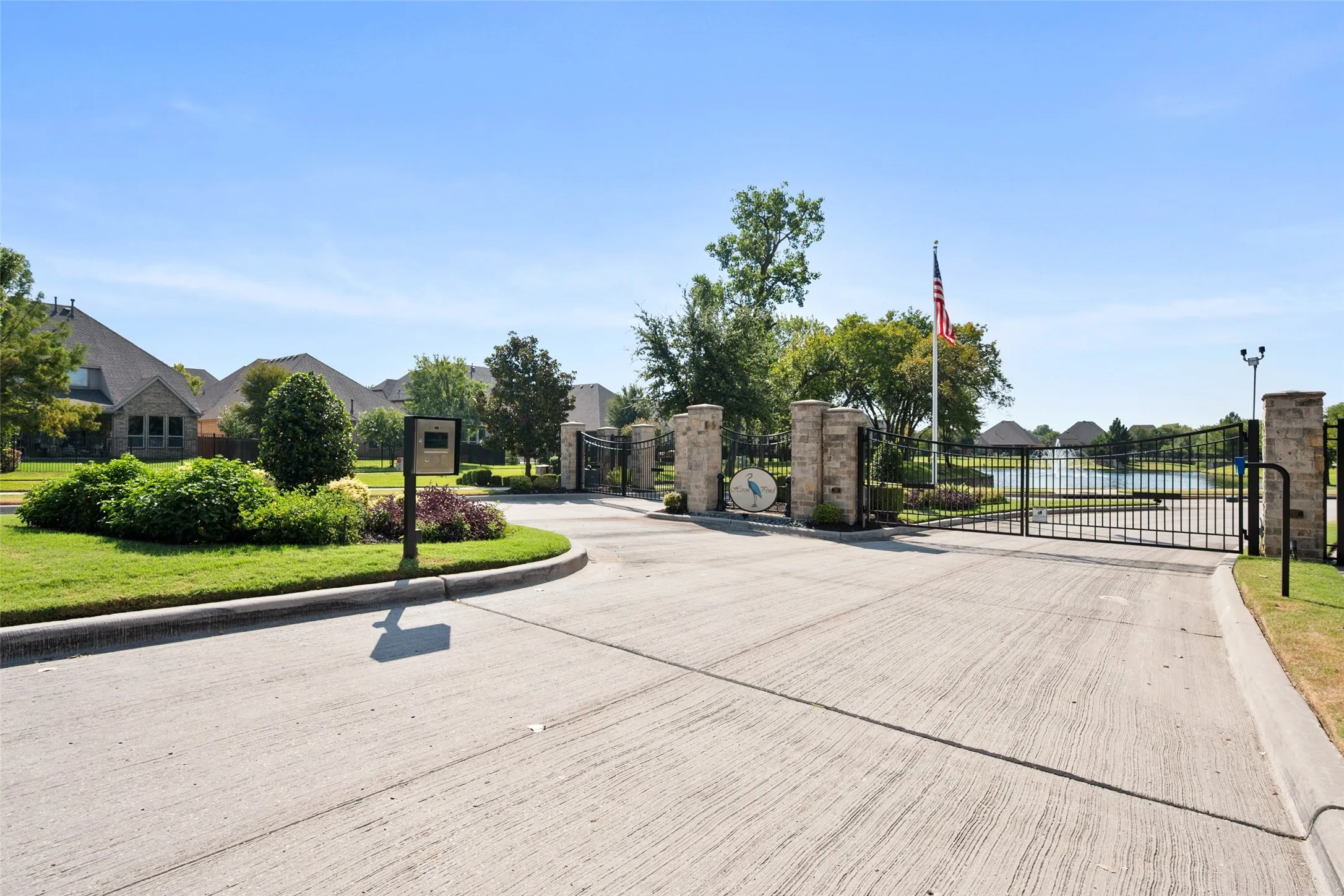 Single Family Residence For Sale in Tarrant County , 5604 Heron Drive W, Colleyville, Texas 76034, 3 Bedroom, 3 Bathroom, 2 Garage spaces, 2,738 Sqft, built in 2016, mls#21395432, Real Estate Agent in Colleyville, Homes For Sale in Tarrant county, Homes For Sale in Colleyville, Realtor in Colleyville Texas, Real Estate Brokerage Independent Realty Texas, Luminita Cordes Realtor