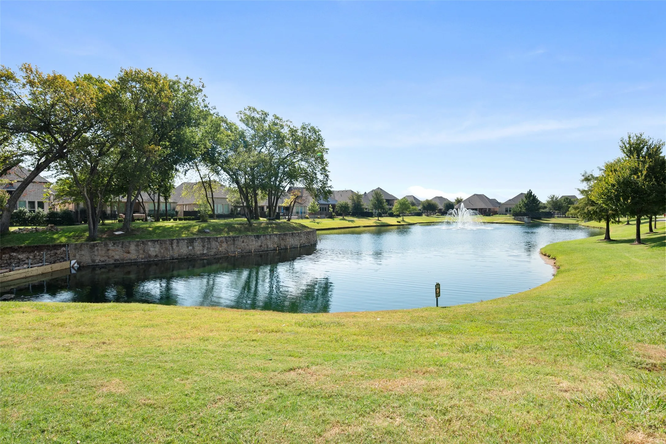 Single Family Residence For Sale in Tarrant County , 5604 Heron Drive W, Colleyville, Texas 76034, 3 Bedroom, 3 Bathroom, 2 Garage spaces, 2,738 Sqft, built in 2016, mls#21395432, Real Estate Agent in Colleyville, Homes For Sale in Tarrant county, Homes For Sale in Colleyville, Realtor in Colleyville Texas, Real Estate Brokerage Independent Realty Texas, Luminita Cordes Realtor