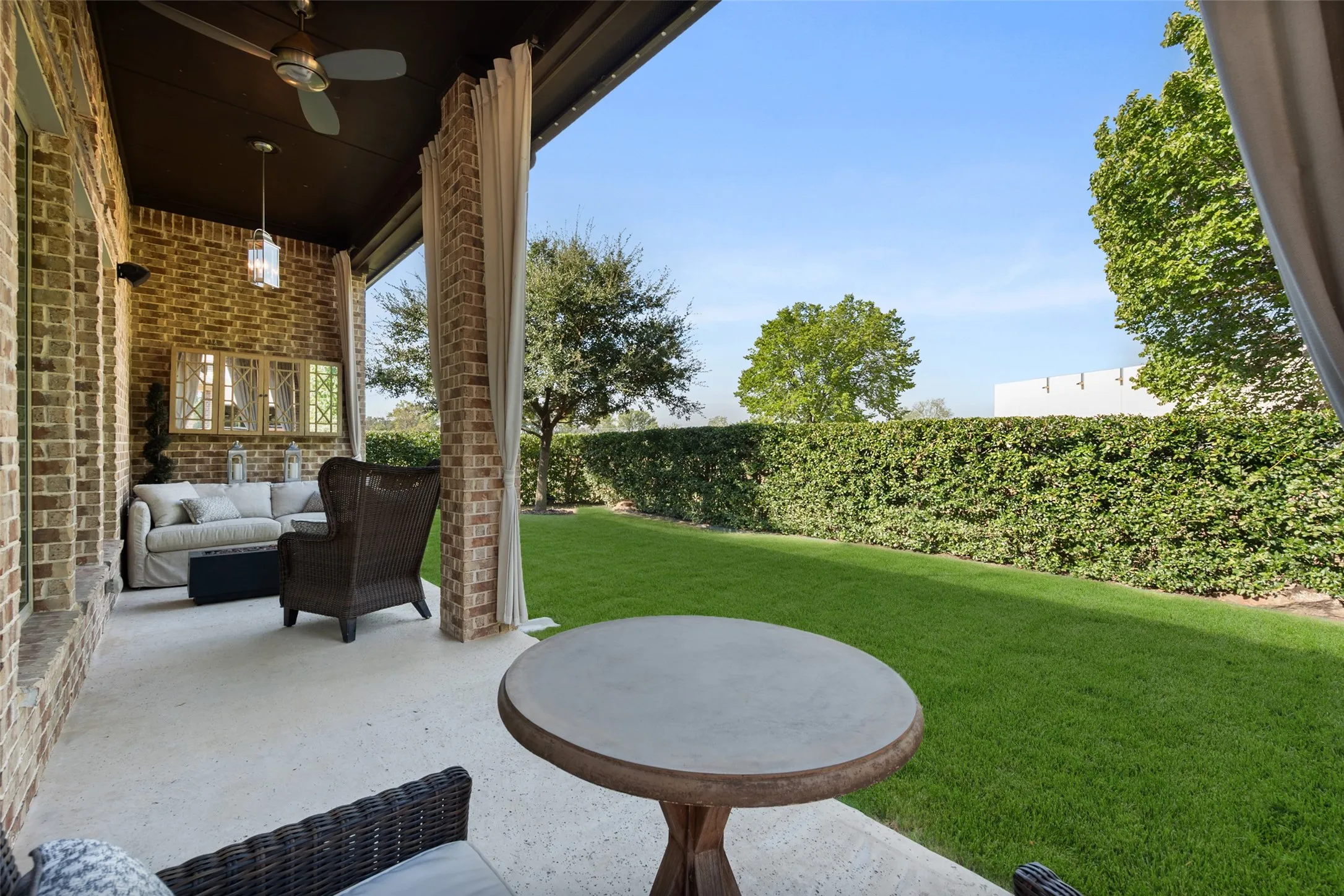 Single Family Residence For Sale in Tarrant County , 5604 Heron Drive W, Colleyville, Texas 76034, 3 Bedroom, 3 Bathroom, 2 Garage spaces, 2,738 Sqft, built in 2016, mls#21395432, Real Estate Agent in Colleyville, Homes For Sale in Tarrant county, Homes For Sale in Colleyville, Realtor in Colleyville Texas, Real Estate Brokerage Independent Realty Texas, Luminita Cordes Realtor