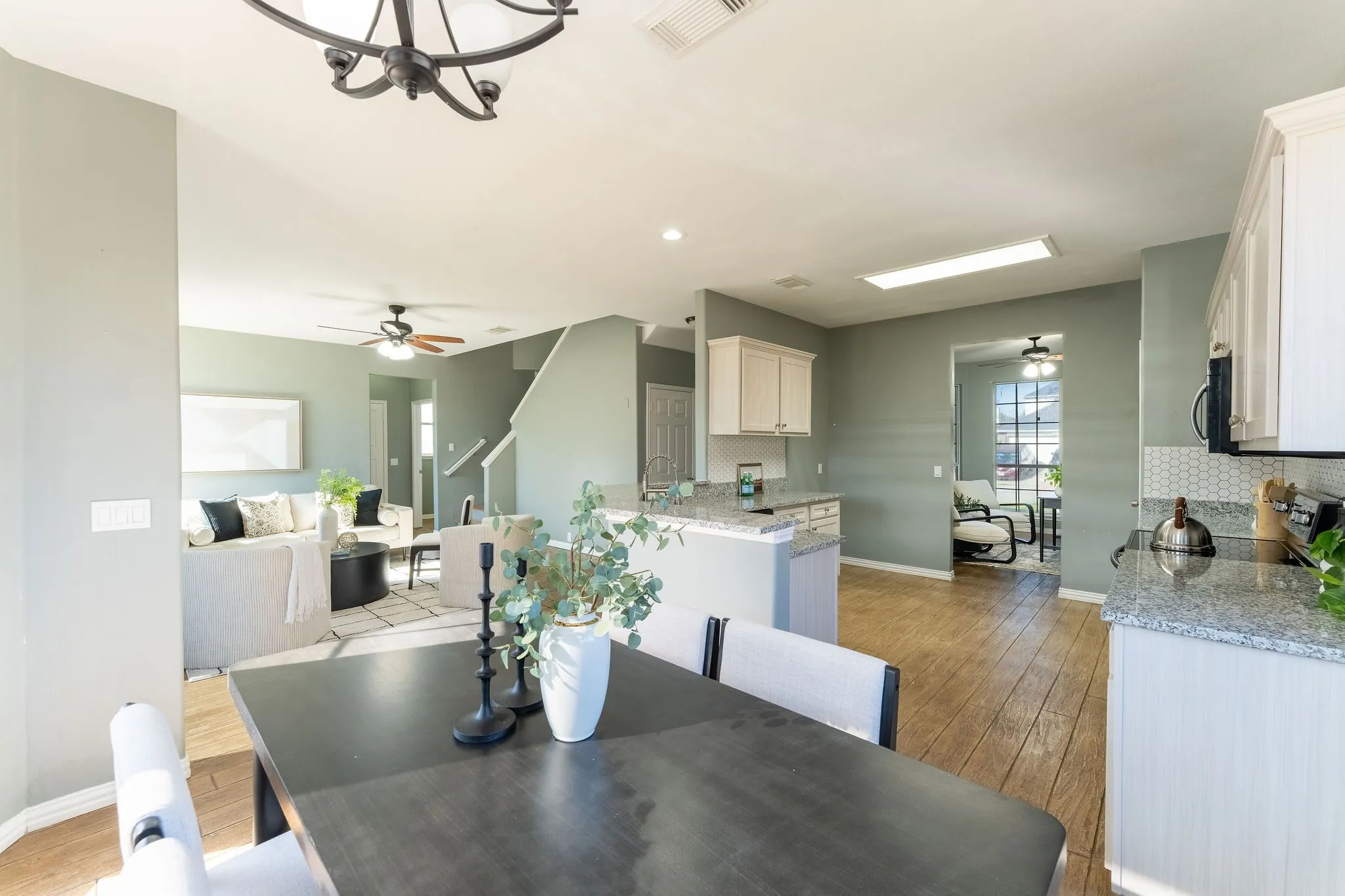 Single Family Residence For Sale in Tarrant County , 7874 Parkmount Court, Fort Worth, Texas 76137, 3 Bedroom, 3 Bathroom, 2 Garage spaces, 2,235 Sqft, built in 1999, mls#21396032, Real Estate Agent in Fort Worth, Homes For Sale in Tarrant county, Homes For Sale in Fort Worth, Realtor in Fort Worth Texas, Real Estate Brokerage Independent Realty Texas, Luminita Cordes Realtor