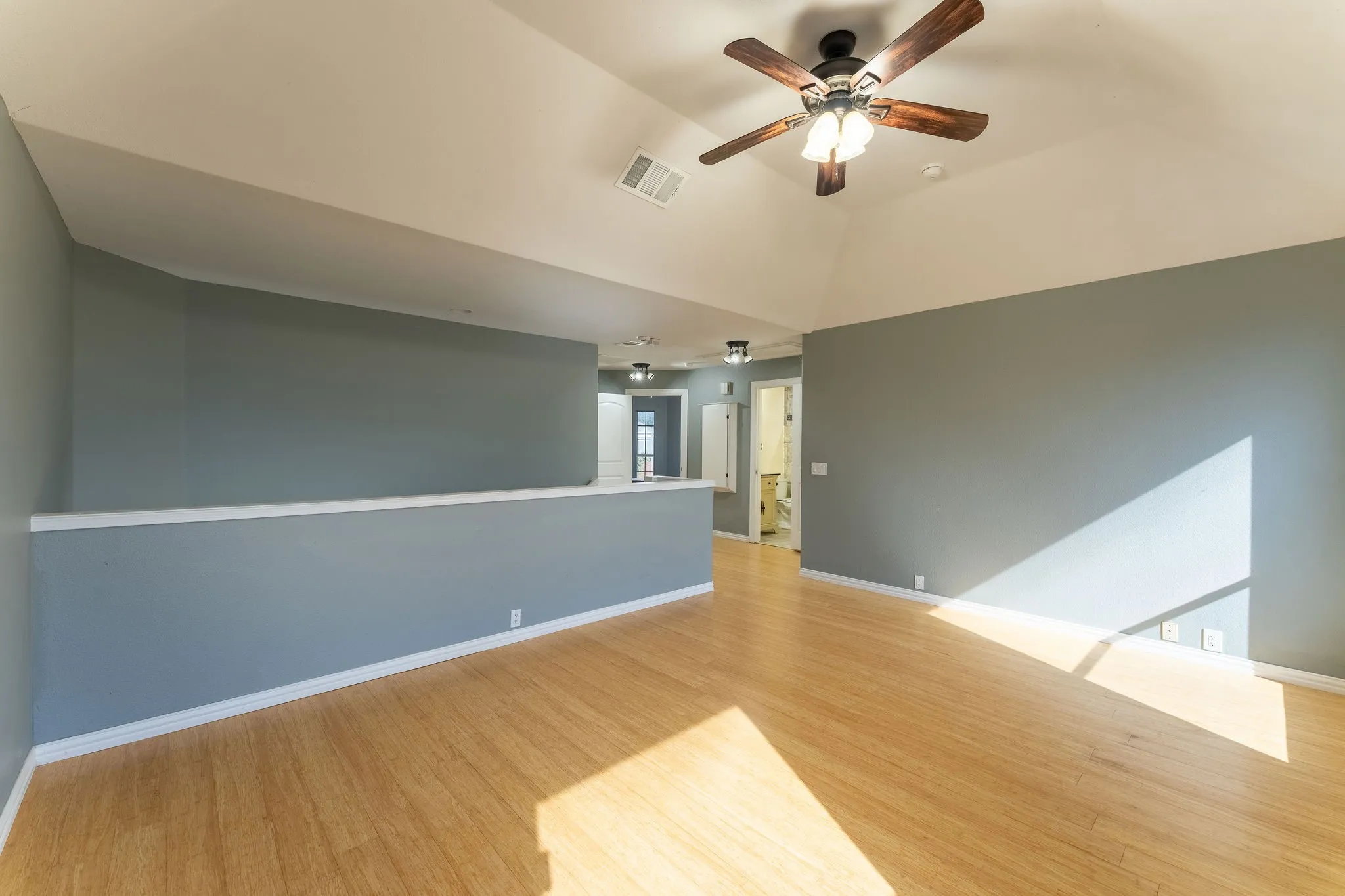 Single Family Residence For Sale in Tarrant County , 7874 Parkmount Court, Fort Worth, Texas 76137, 3 Bedroom, 3 Bathroom, 2 Garage spaces, 2,235 Sqft, built in 1999, mls#21396032, Real Estate Agent in Fort Worth, Homes For Sale in Tarrant county, Homes For Sale in Fort Worth, Realtor in Fort Worth Texas, Real Estate Brokerage Independent Realty Texas, Luminita Cordes Realtor