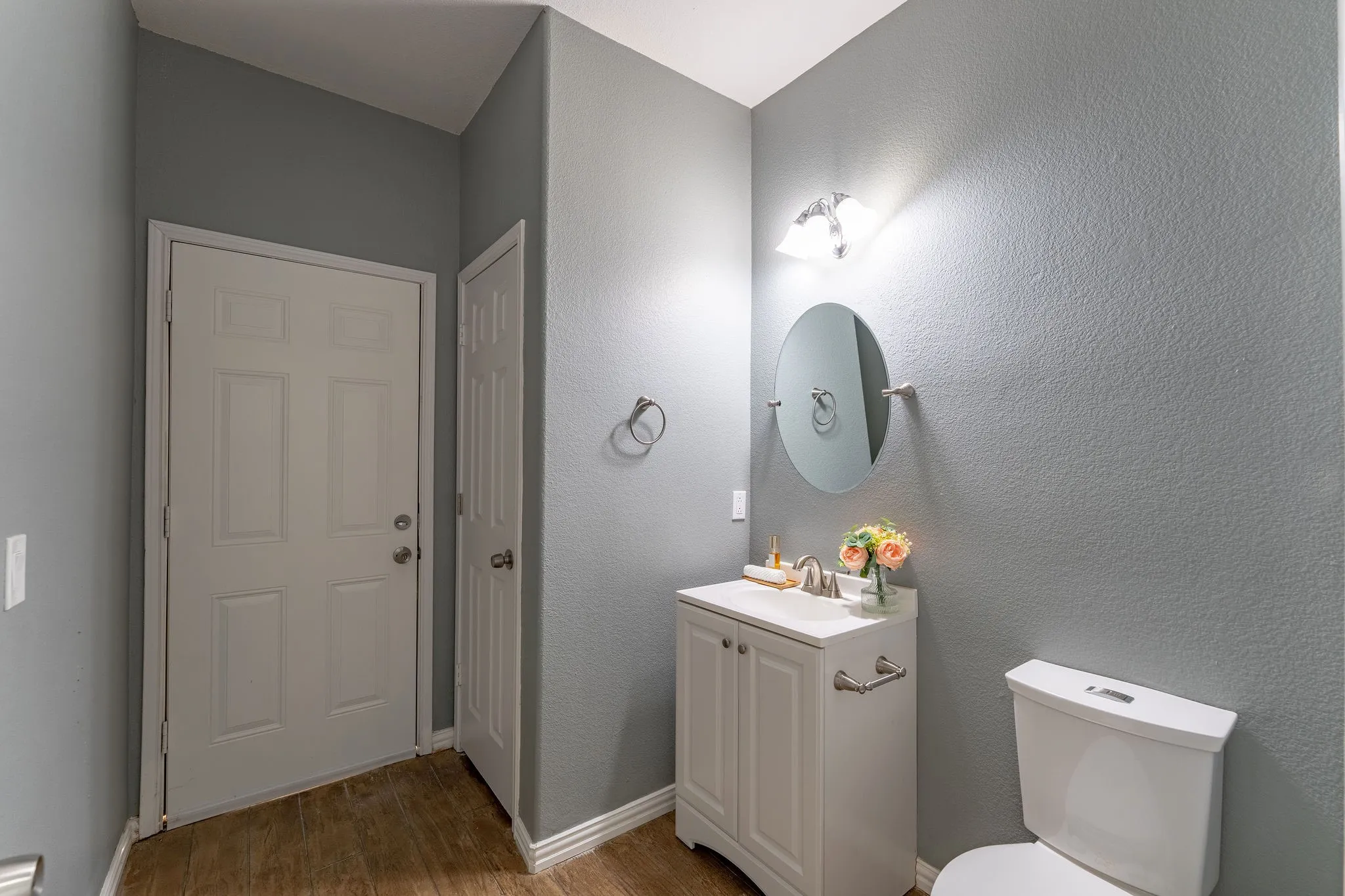 Single Family Residence For Sale in Tarrant County , 7874 Parkmount Court, Fort Worth, Texas 76137, 3 Bedroom, 3 Bathroom, 2 Garage spaces, 2,235 Sqft, built in 1999, mls#21396032, Real Estate Agent in Fort Worth, Homes For Sale in Tarrant county, Homes For Sale in Fort Worth, Realtor in Fort Worth Texas, Real Estate Brokerage Independent Realty Texas, Luminita Cordes Realtor