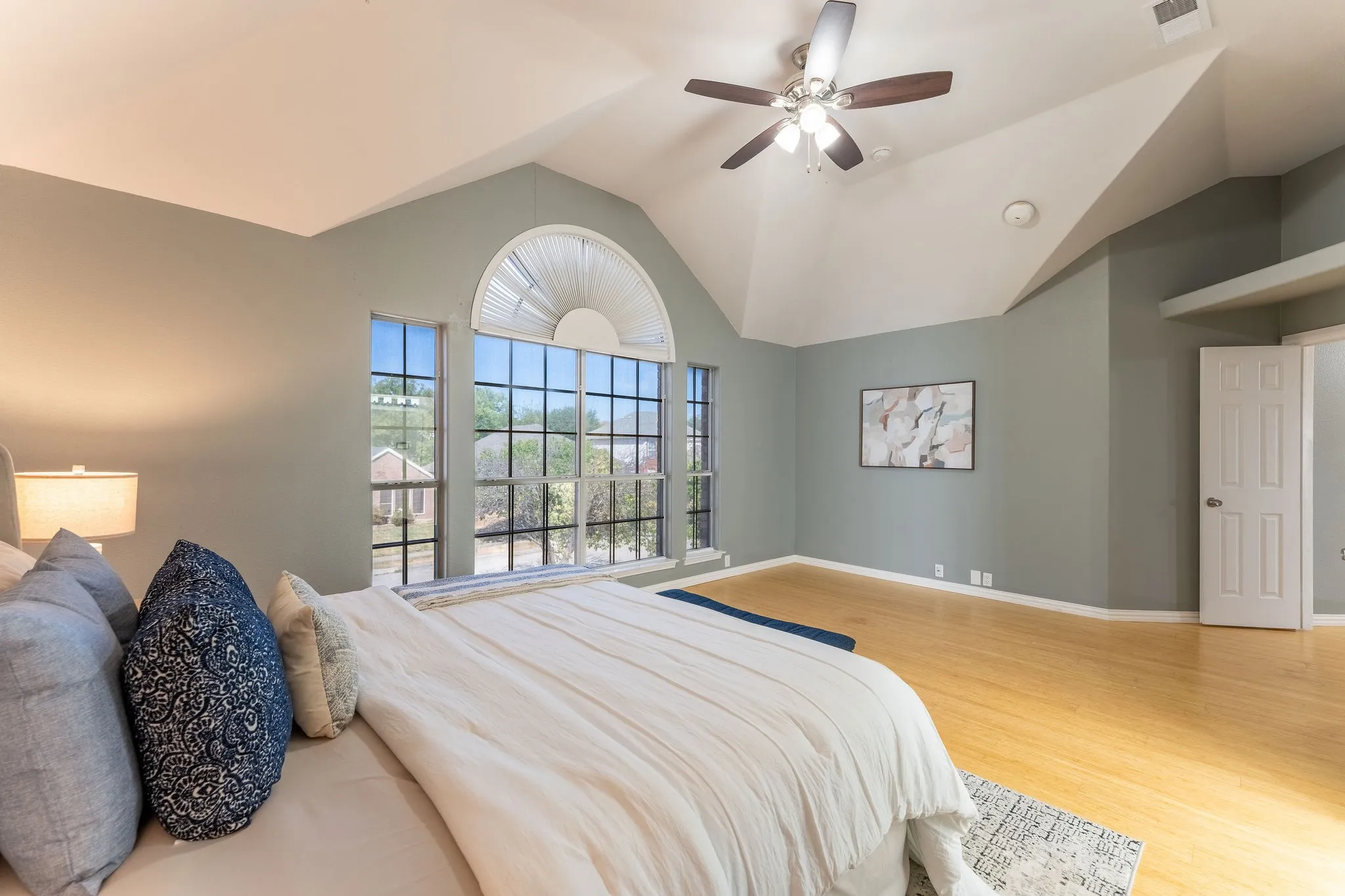 Single Family Residence For Sale in Tarrant County , 7874 Parkmount Court, Fort Worth, Texas 76137, 3 Bedroom, 3 Bathroom, 2 Garage spaces, 2,235 Sqft, built in 1999, mls#21396032, Real Estate Agent in Fort Worth, Homes For Sale in Tarrant county, Homes For Sale in Fort Worth, Realtor in Fort Worth Texas, Real Estate Brokerage Independent Realty Texas, Luminita Cordes Realtor