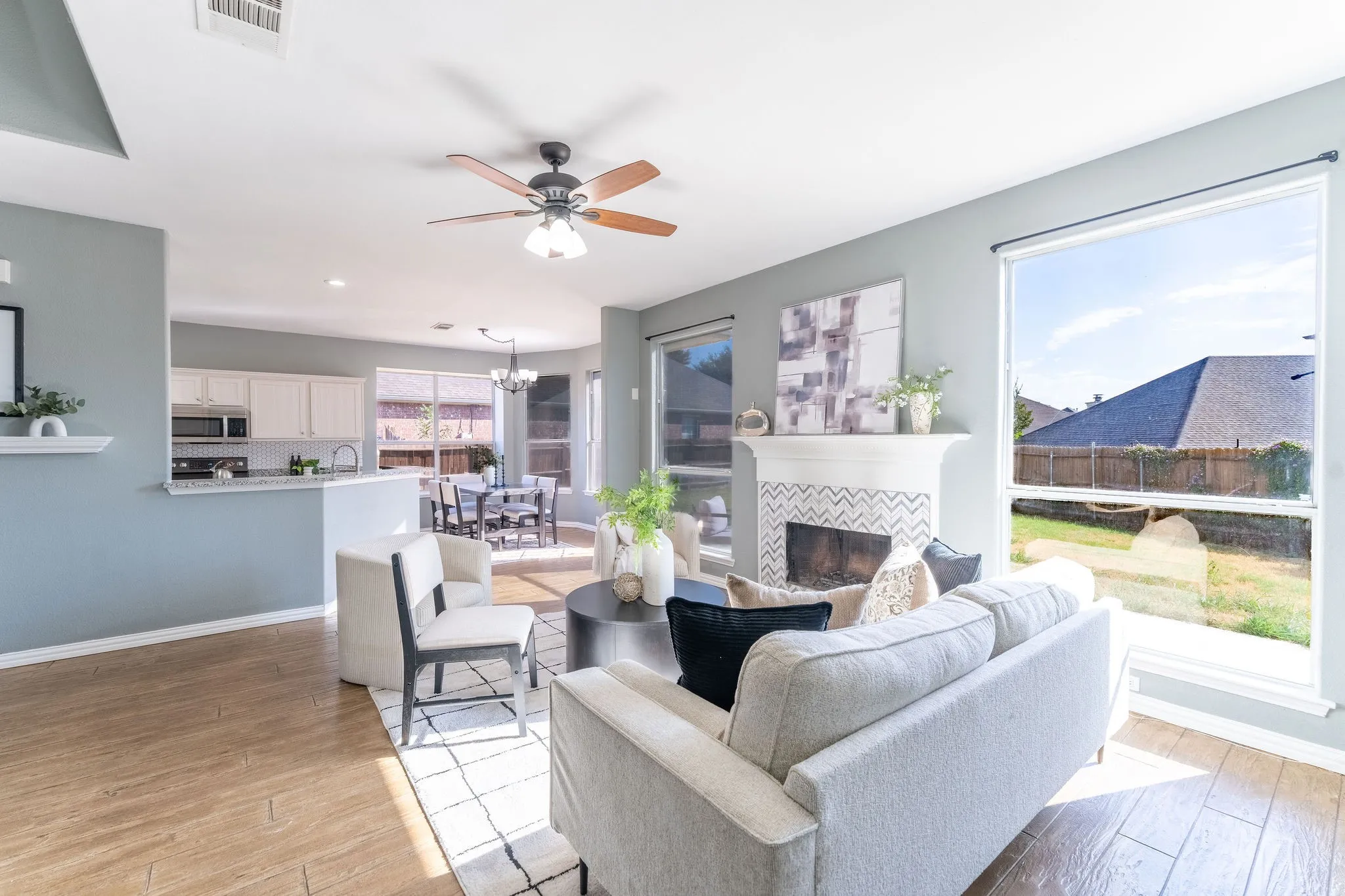 Single Family Residence For Sale in Tarrant County , 7874 Parkmount Court, Fort Worth, Texas 76137, 3 Bedroom, 3 Bathroom, 2 Garage spaces, 2,235 Sqft, built in 1999, mls#21396032, Real Estate Agent in Fort Worth, Homes For Sale in Tarrant county, Homes For Sale in Fort Worth, Realtor in Fort Worth Texas, Real Estate Brokerage Independent Realty Texas, Luminita Cordes Realtor
