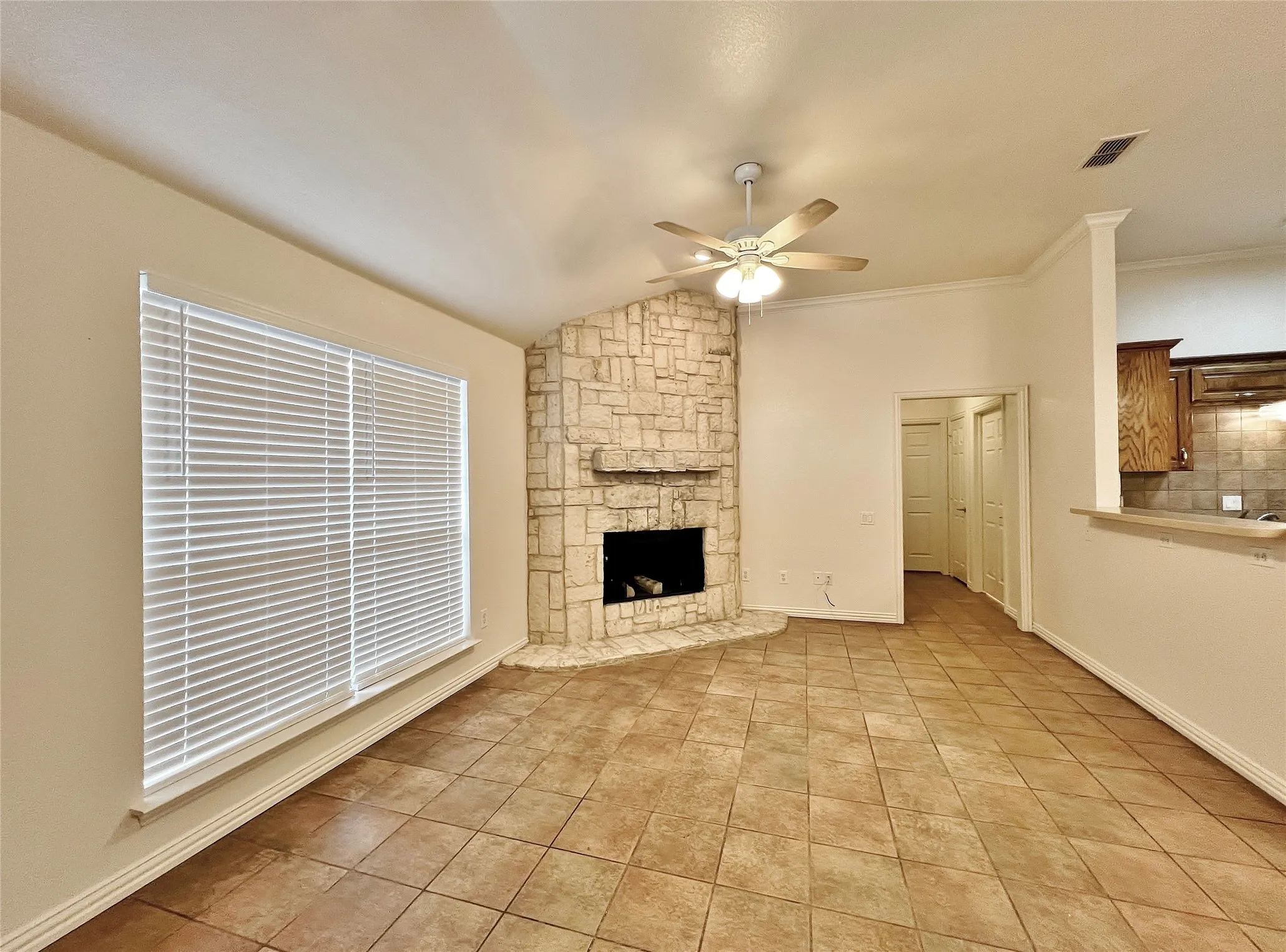 Duplex For Rent in Tarrant County , 5131 Trail Dust Lane, Arlington, Texas 76017, 2 Bedroom, 2 Bathroom, 2 Garage spaces, 1,144 Sqft, built in 2001, mls#21396034, Real Estate Agent in Arlington, Homes For Rent in Tarrant county, Homes For Rent in Arlington, Realtor in Arlington Texas, Real Estate Brokerage Independent Realty Texas, Luminita Cordes Realtor
