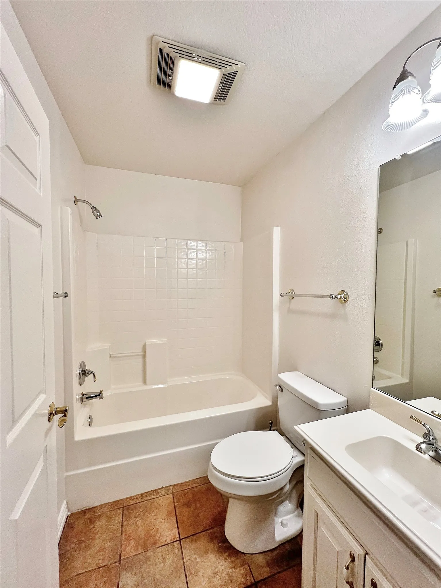 Duplex For Rent in Tarrant County , 5131 Trail Dust Lane, Arlington, Texas 76017, 2 Bedroom, 2 Bathroom, 2 Garage spaces, 1,144 Sqft, built in 2001, mls#21396034, Real Estate Agent in Arlington, Homes For Rent in Tarrant county, Homes For Rent in Arlington, Realtor in Arlington Texas, Real Estate Brokerage Independent Realty Texas, Luminita Cordes Realtor