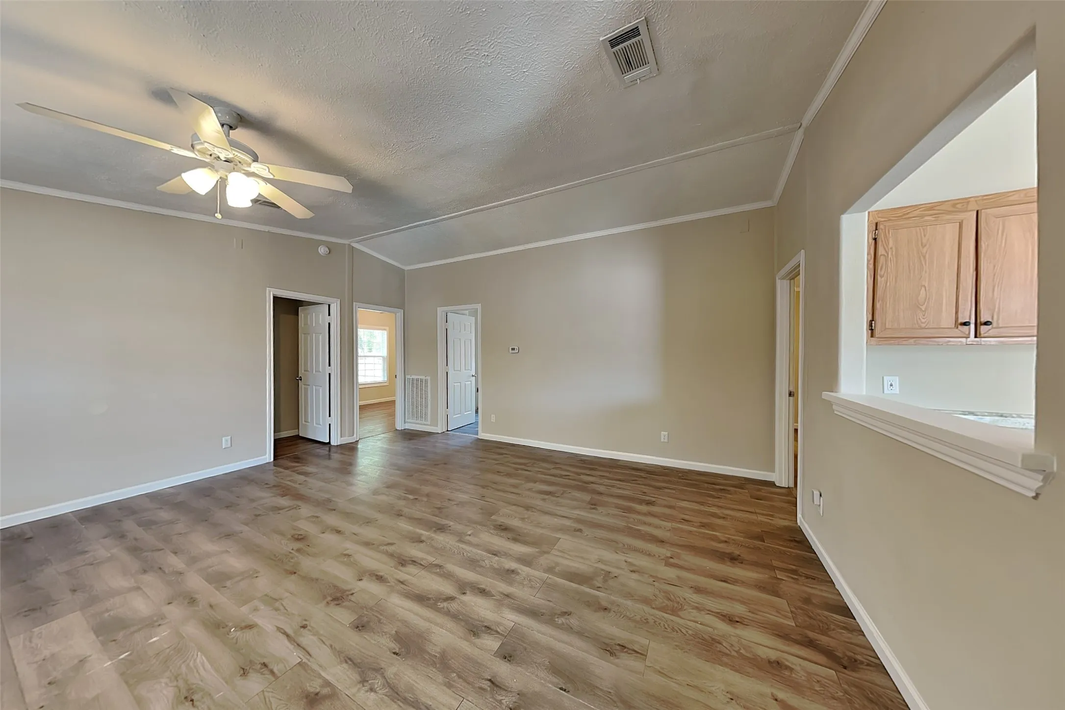 Single Family Residence For Rent in Dallas County , 13753 Biggs Street, Dallas, Texas 75253, 3 Bedroom, 2 Bathroom, Garage spaces, 1,120 Sqft, built in 2001, mls#21395310, Real Estate Agent in Dallas, Homes For Rent in Dallas county, Homes For Rent in Dallas, Realtor in Dallas Texas, Real Estate Brokerage Independent Realty Texas, Luminita Cordes Realtor